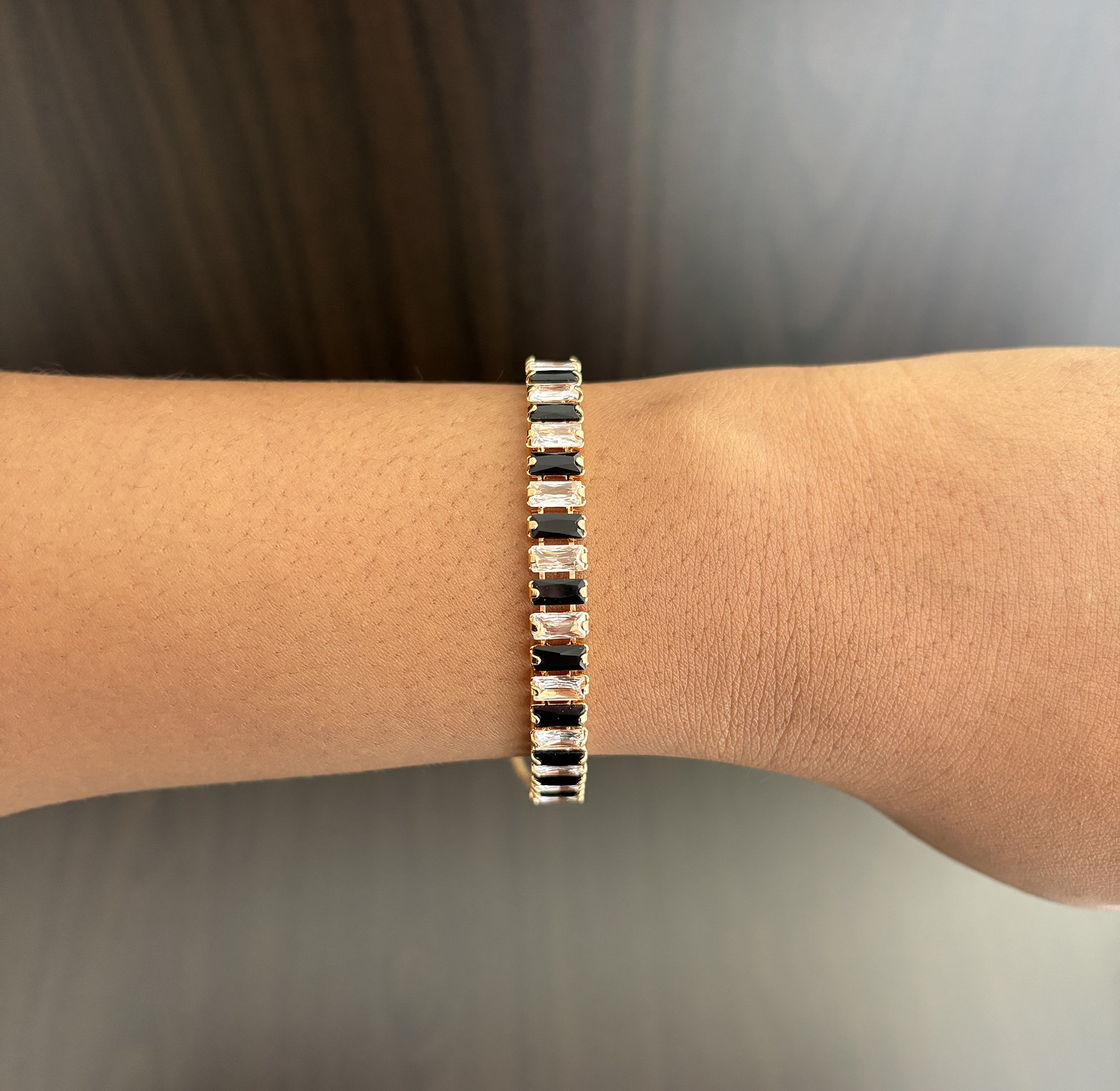Selaya Tennis Bracelet (Draw String) - Black & Clear image
