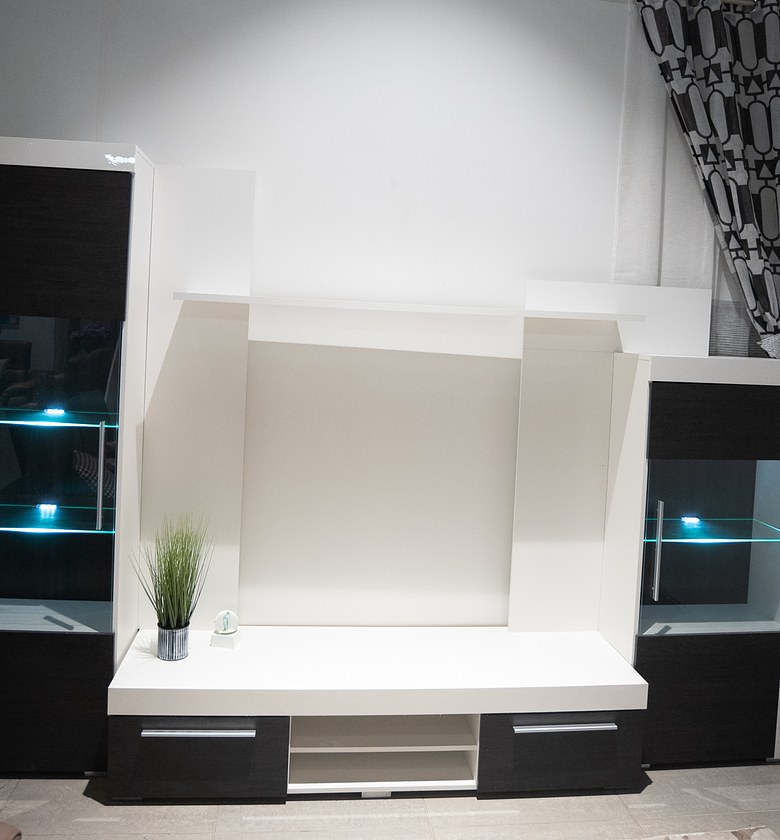 WALL UNIT INCLUDED 1 TV S image