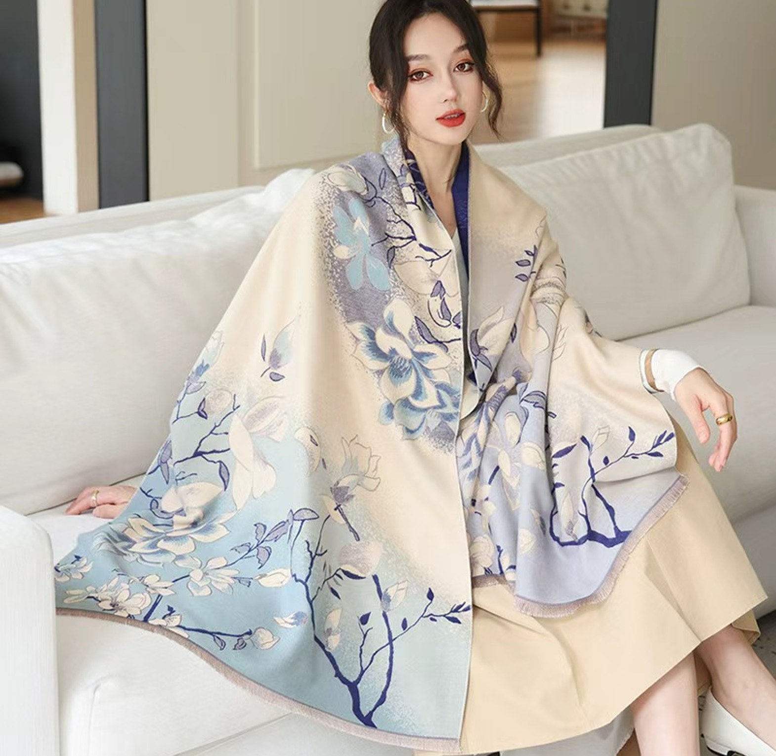 Cashmere scarves image