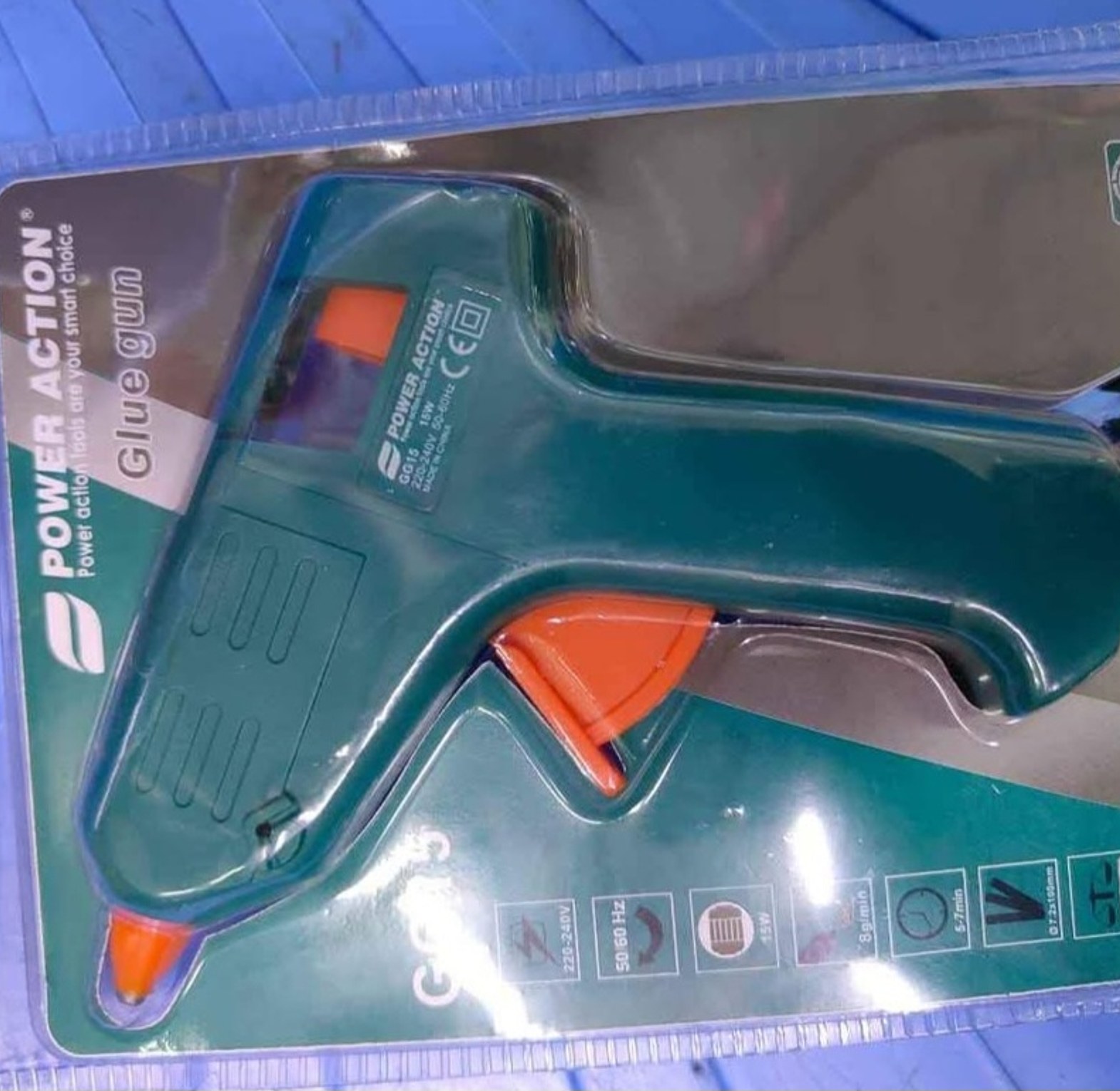 Glue gun image