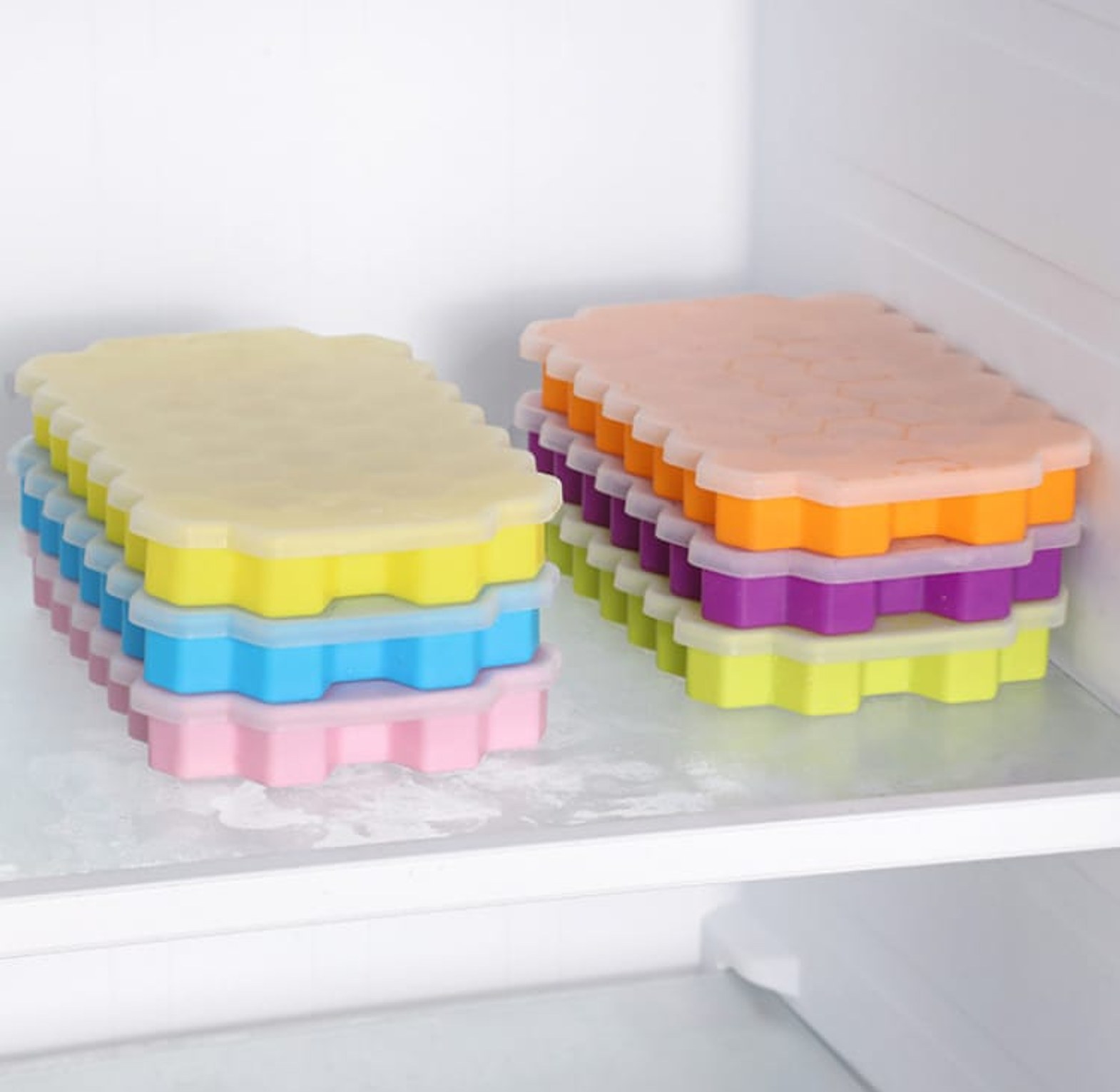 Reusable honeycomb silicone ice cube mould image