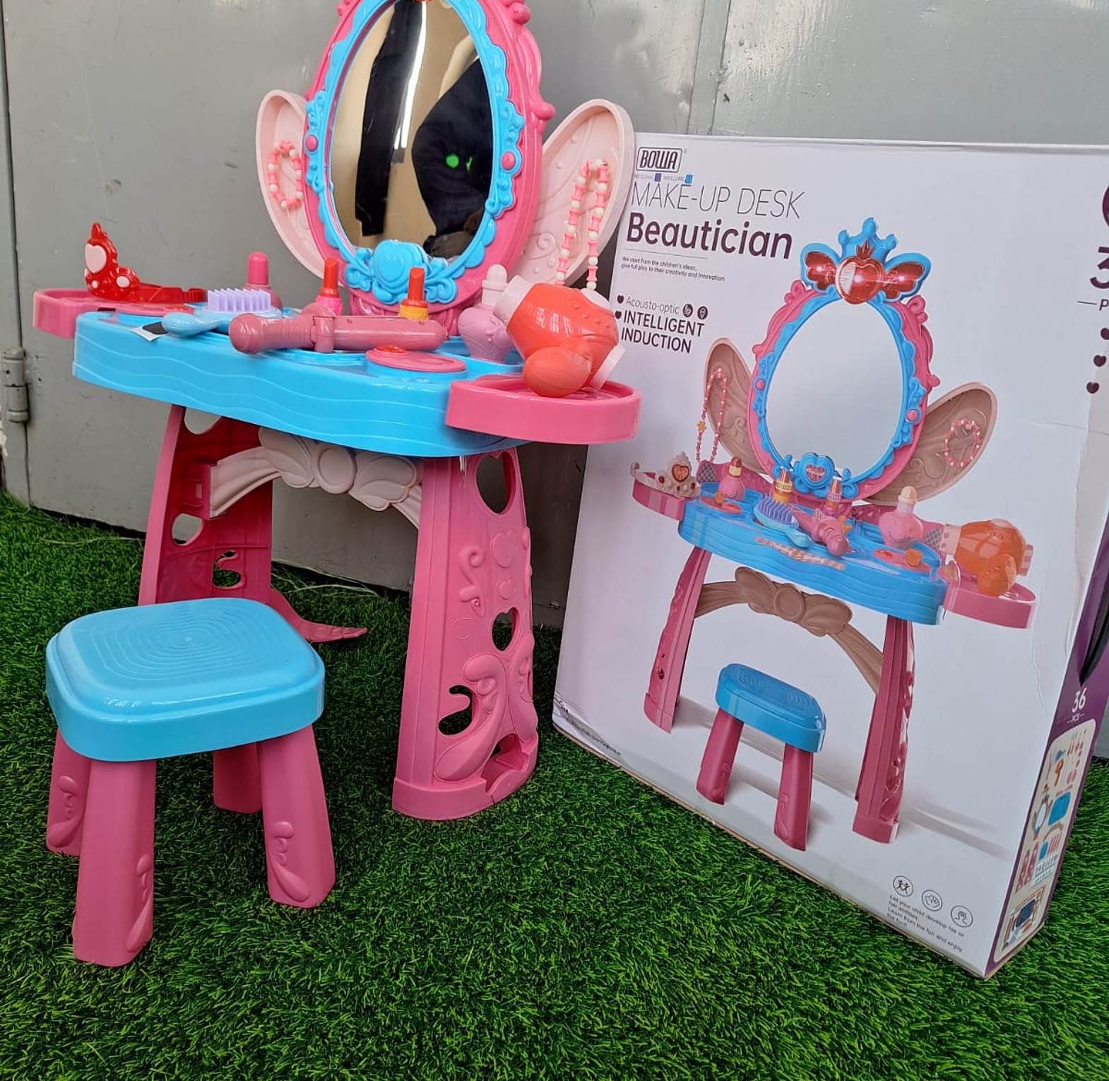 Beautician Pretend Play Make-Up Desk or Princess Dream Simulation Dressing Table Set for children. Watch The Video image