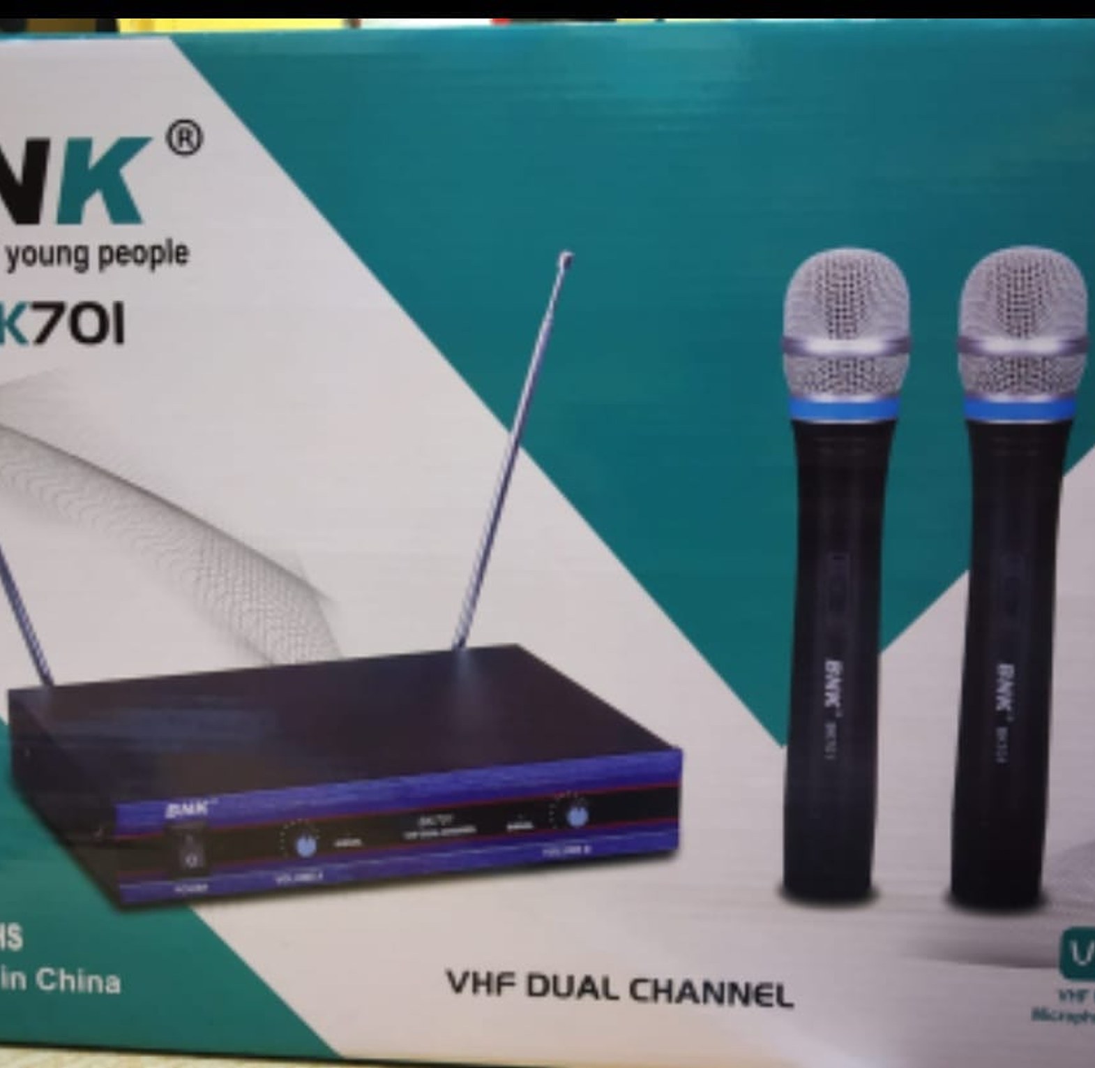 Microphone. BNK BK-701 VHF Dual Channel Wireless Microphone image