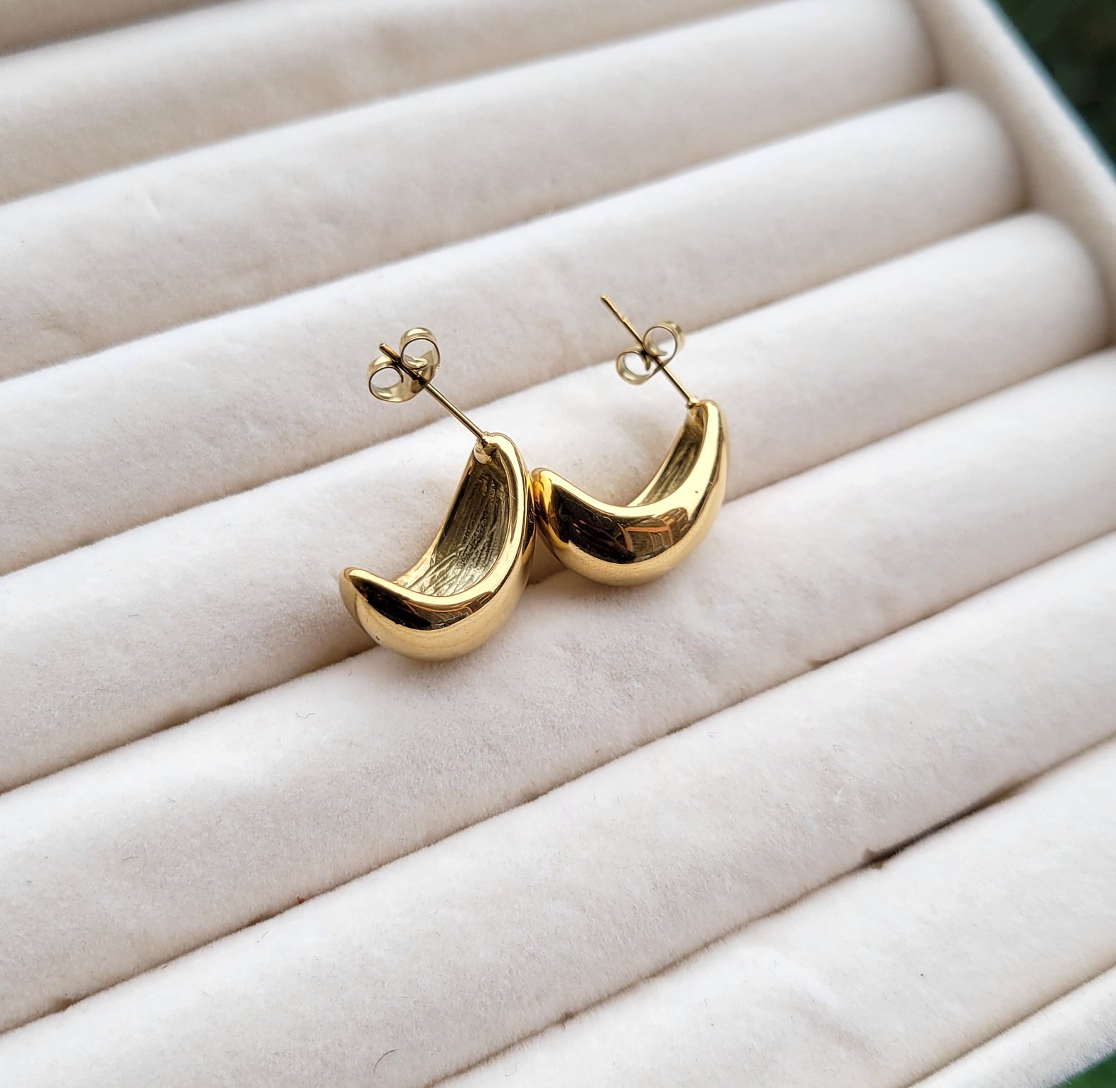 Hoop earrings  image