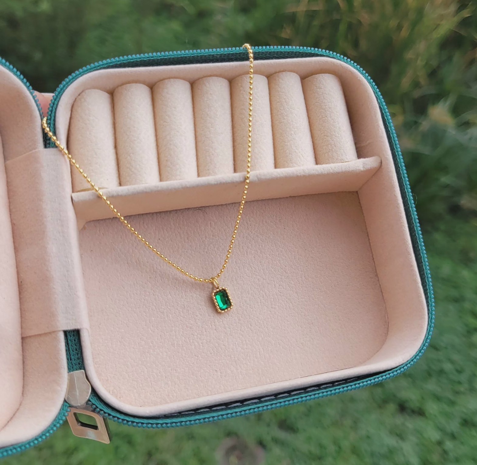 Mini emerald green necklace  image