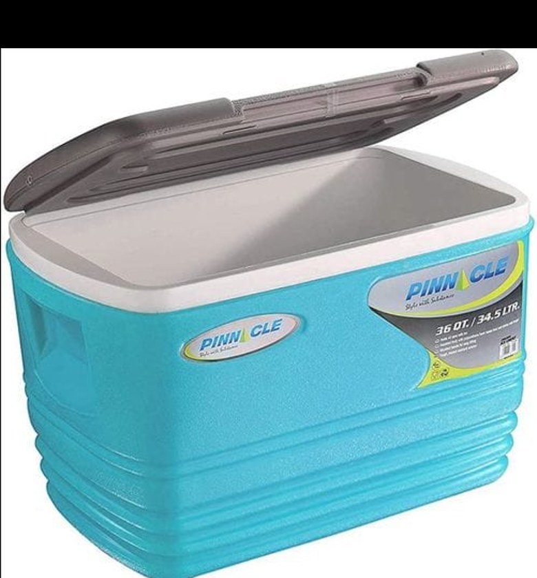 34 litre cooler box image