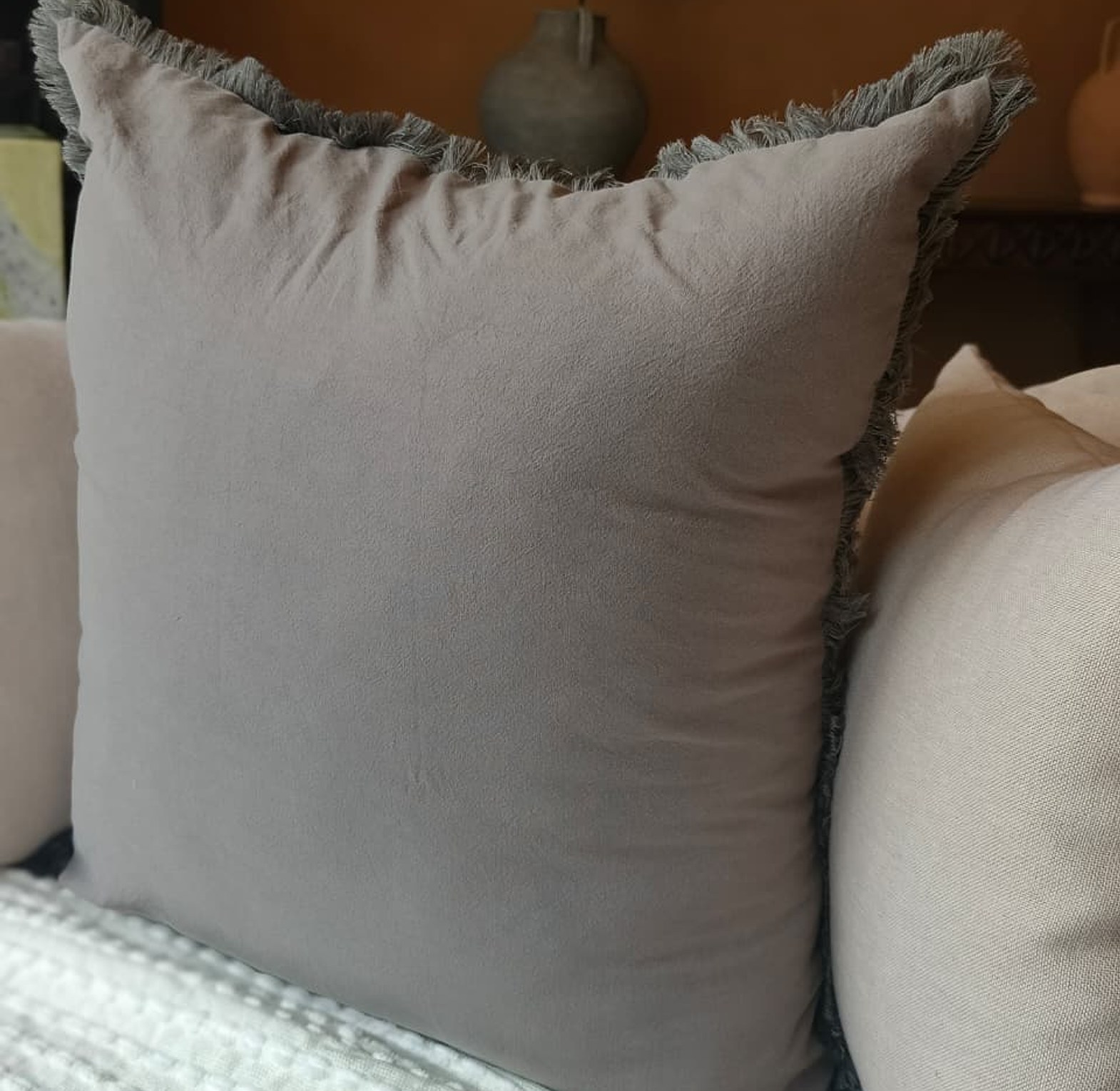 Linen ruffle pillows 60*60 image