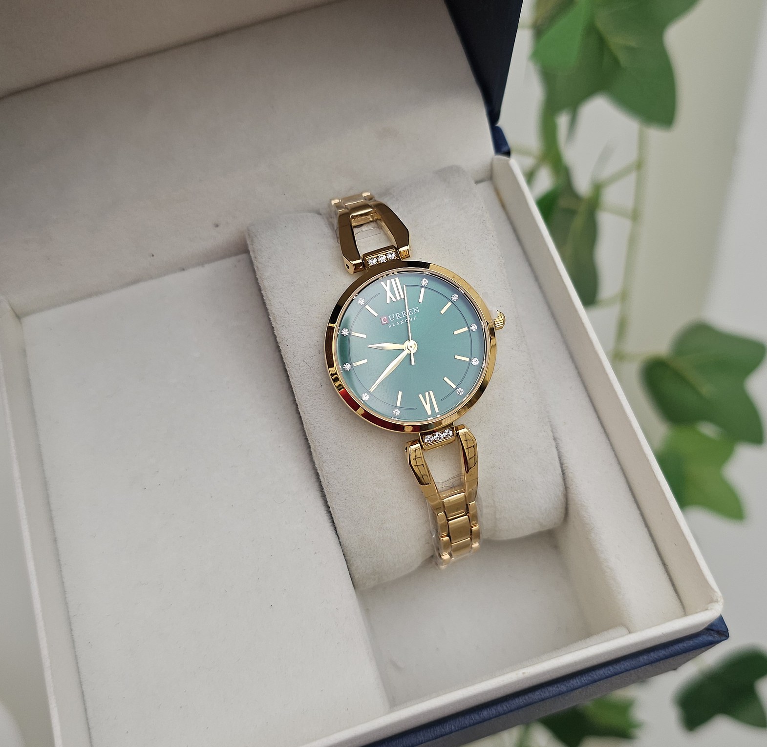Curren watch image