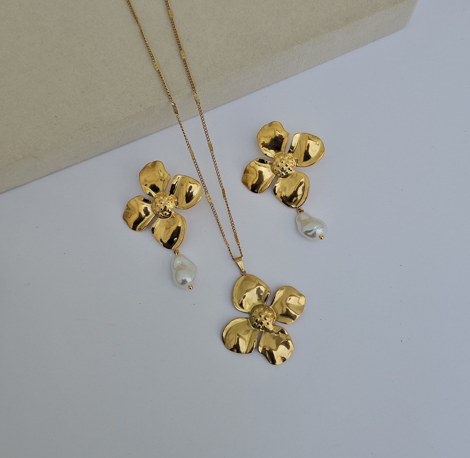 Mariana flower pearl set image