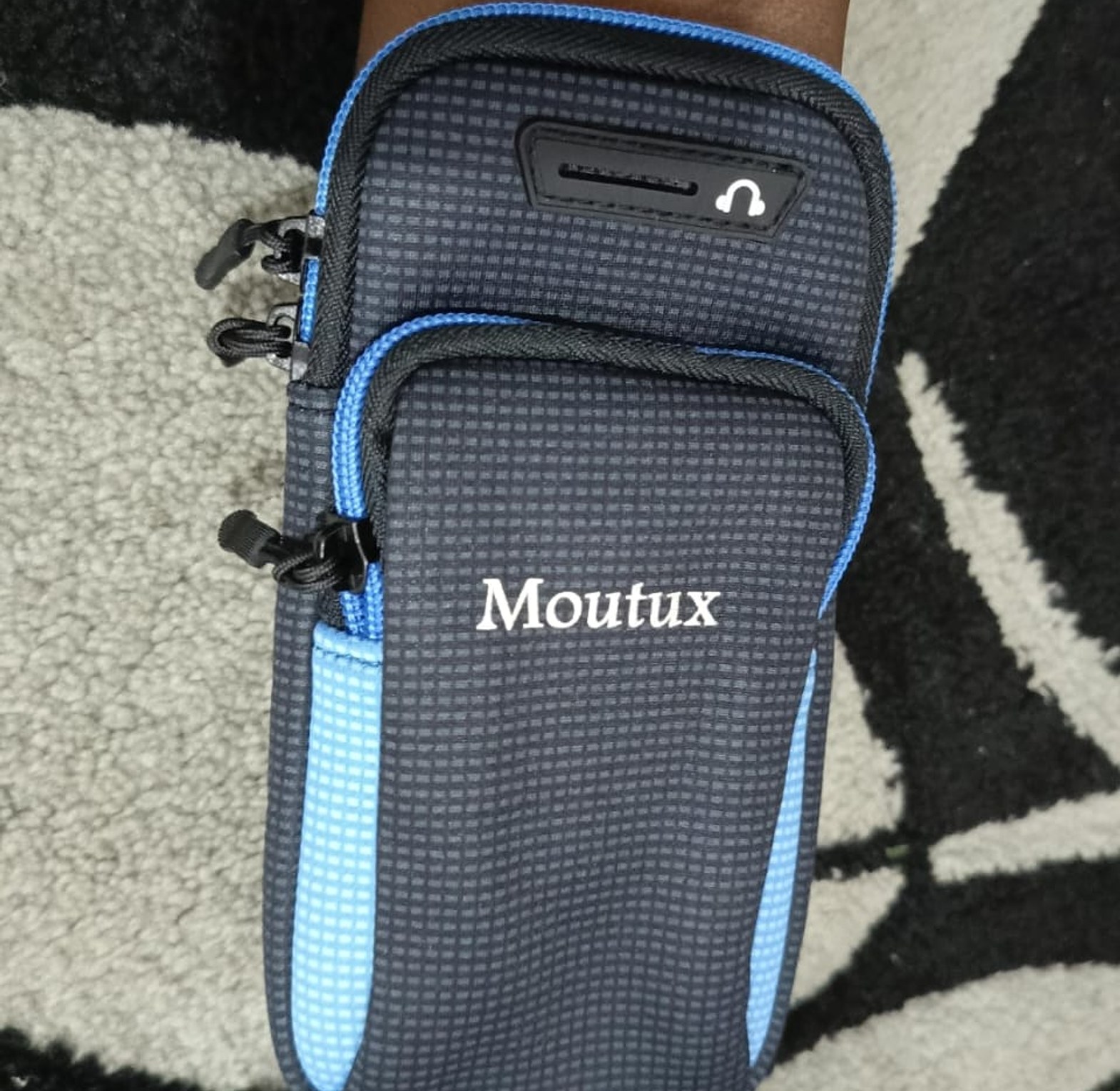 Moutux Waterproof Sports Running Armband Phone Holder Pouch Bag with Earphone Hole for Gym Jogging & Cycling image