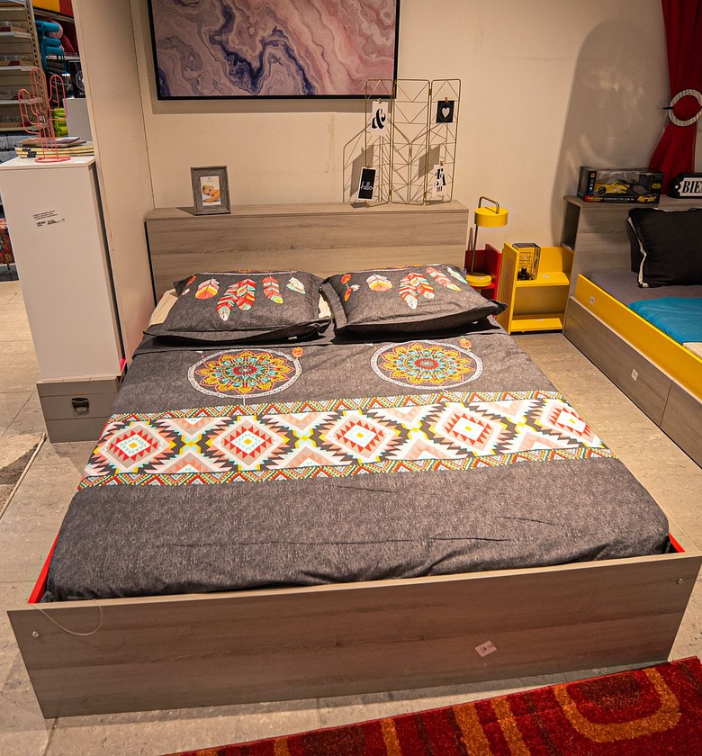 BED 140X190 CM image