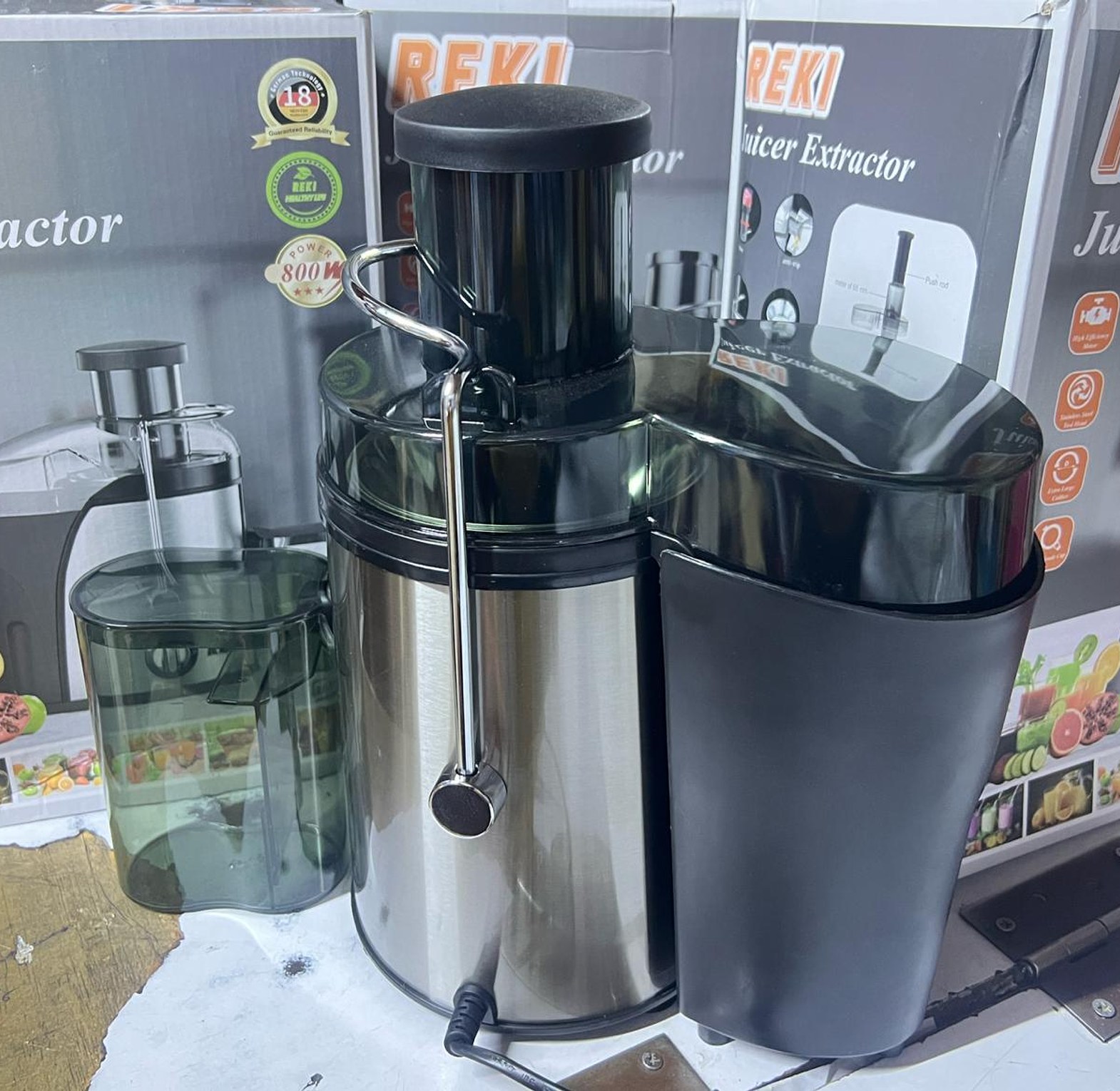  Reki 800W Electric Juice Extractor.  image