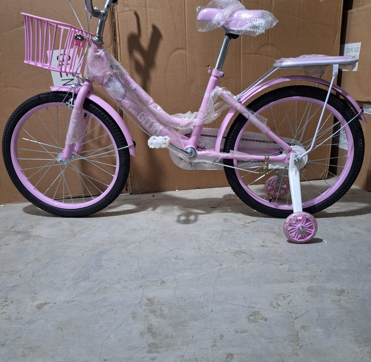 Bicycle. KIDS BIKE SIZE 20 FOR CHILDREN 7-12 YEARS OLD image