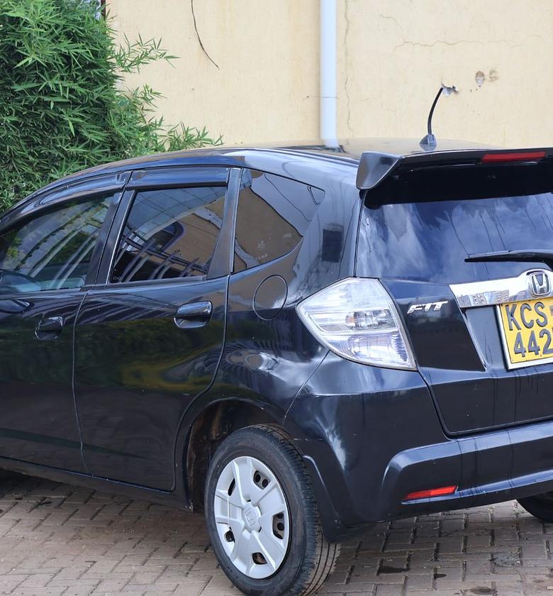  Honda Fit Hybrid KCS, YOM 2011 Model, Automatic, Rating 1300cc image
