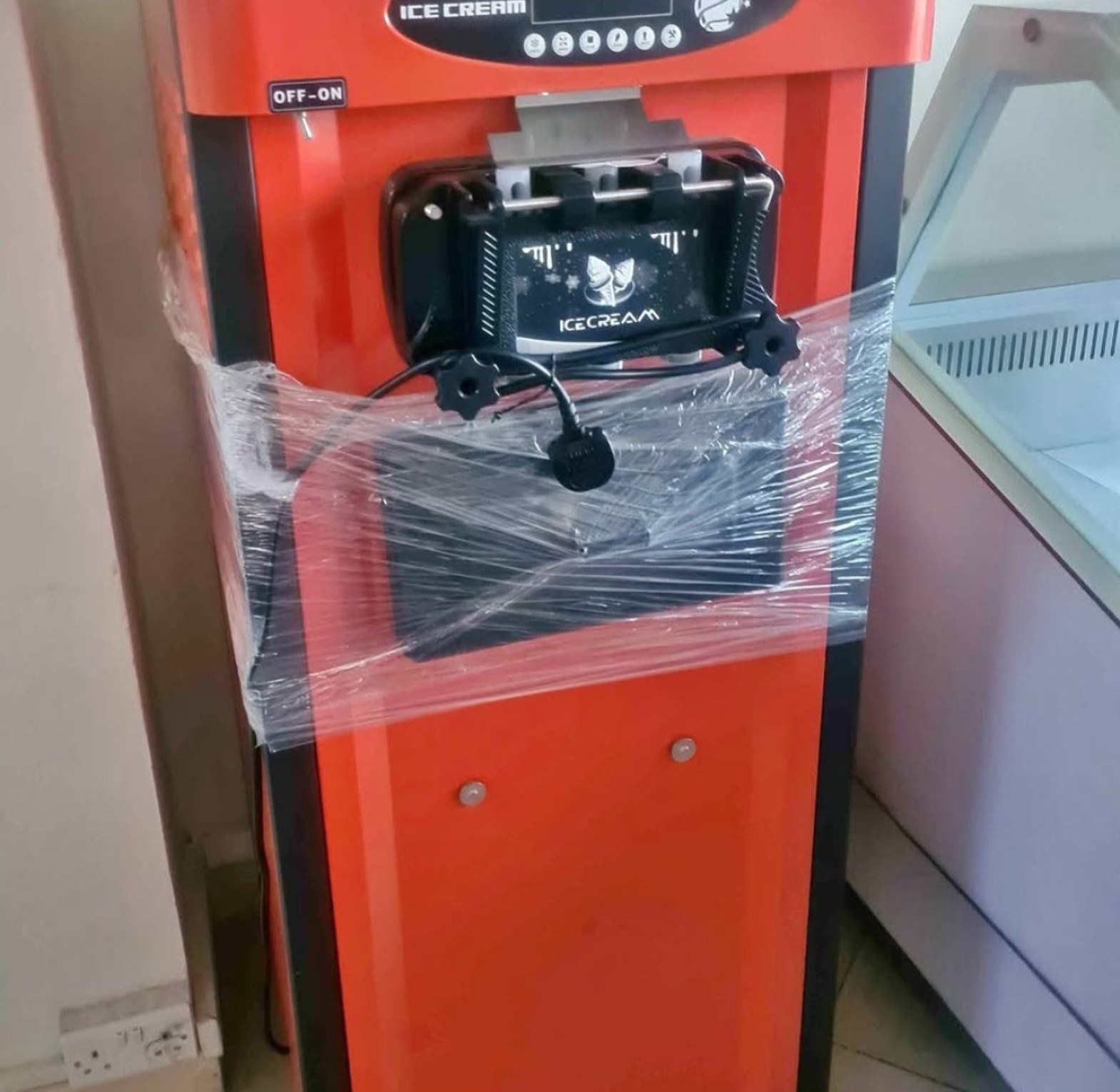 Ice cream machine image