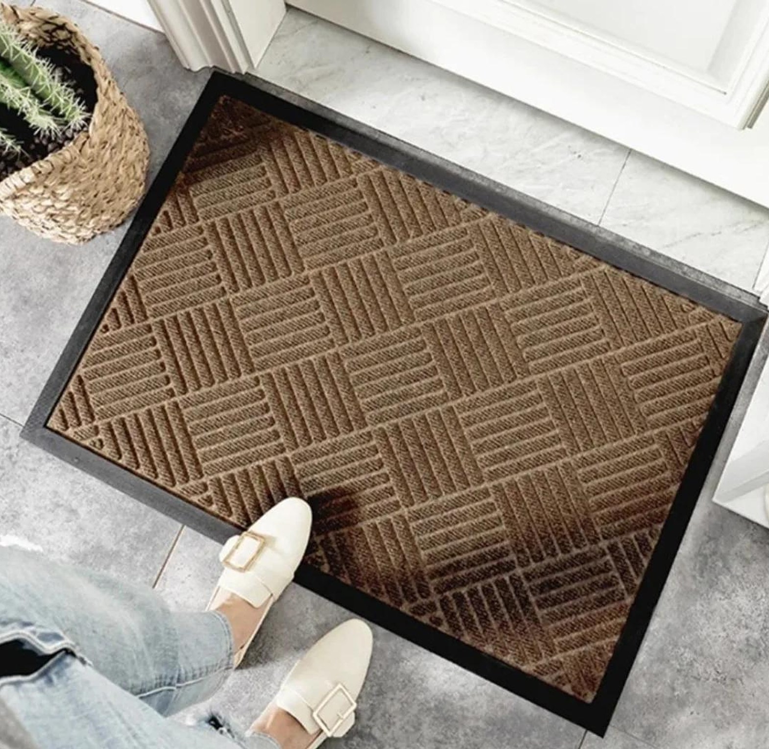 Non-slip, wear resistant rubber doormat image