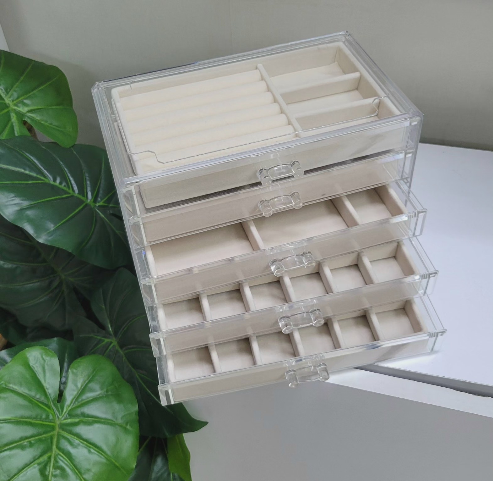 Acrylic organizer  image
