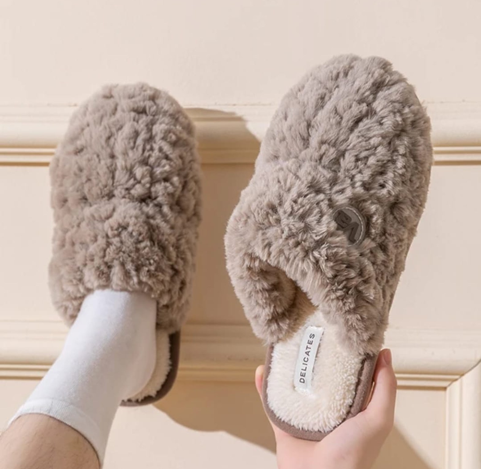 Women’s Winter Plush Slippers image