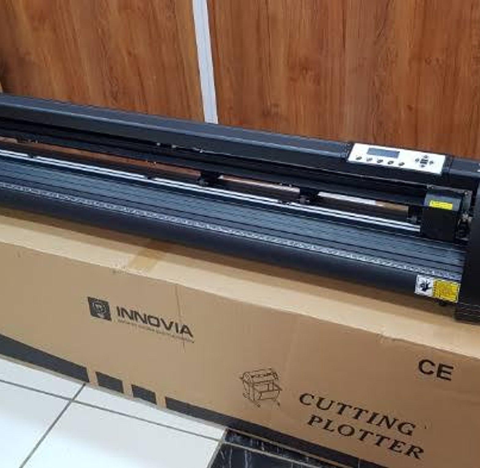 4 feet contour cutting plotter image