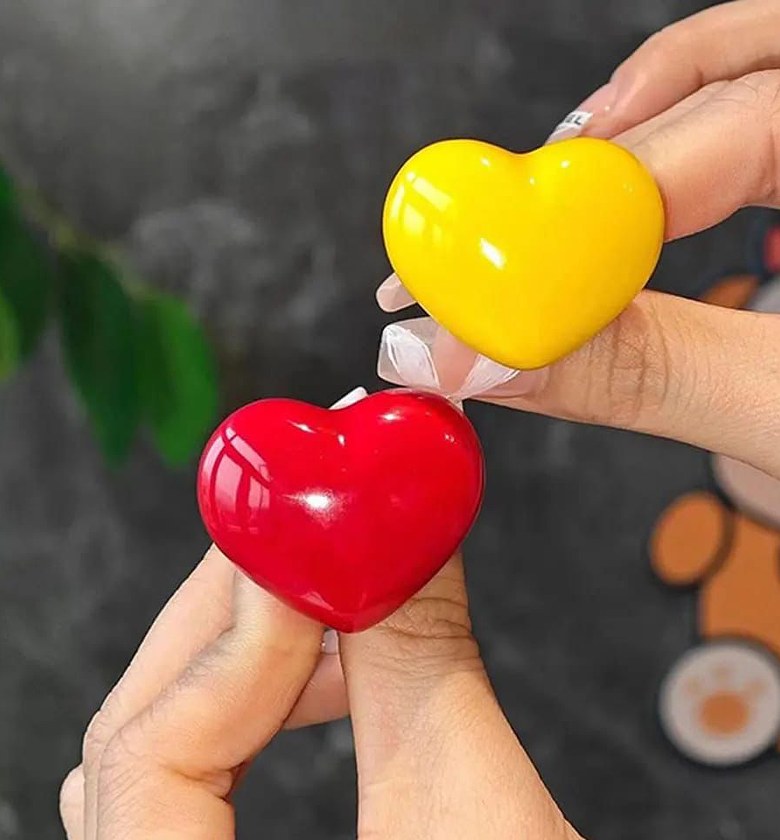 Heart Shape Toilet Presser image