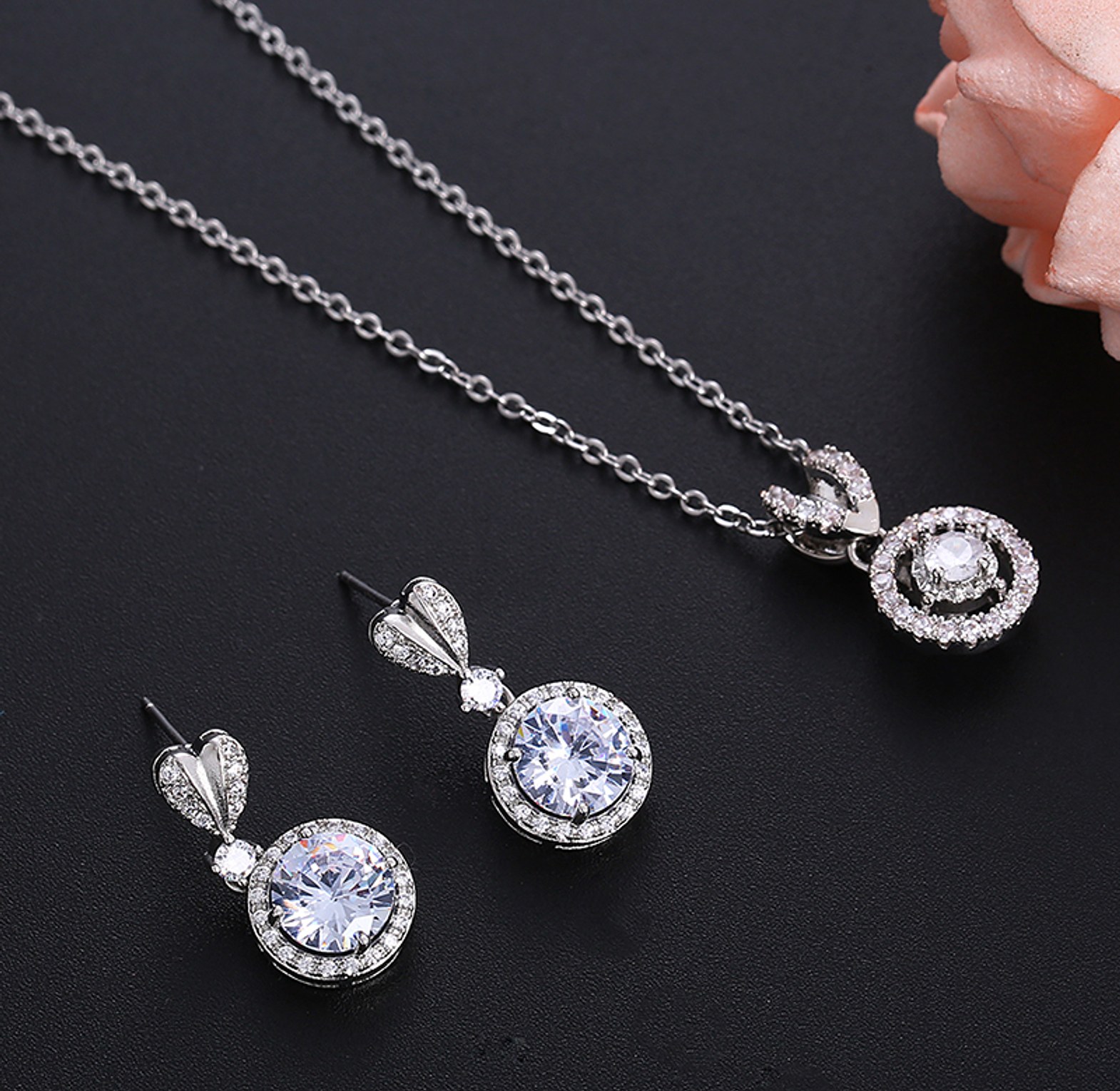 Sublime jewellery set for gift, everyday, event wear image