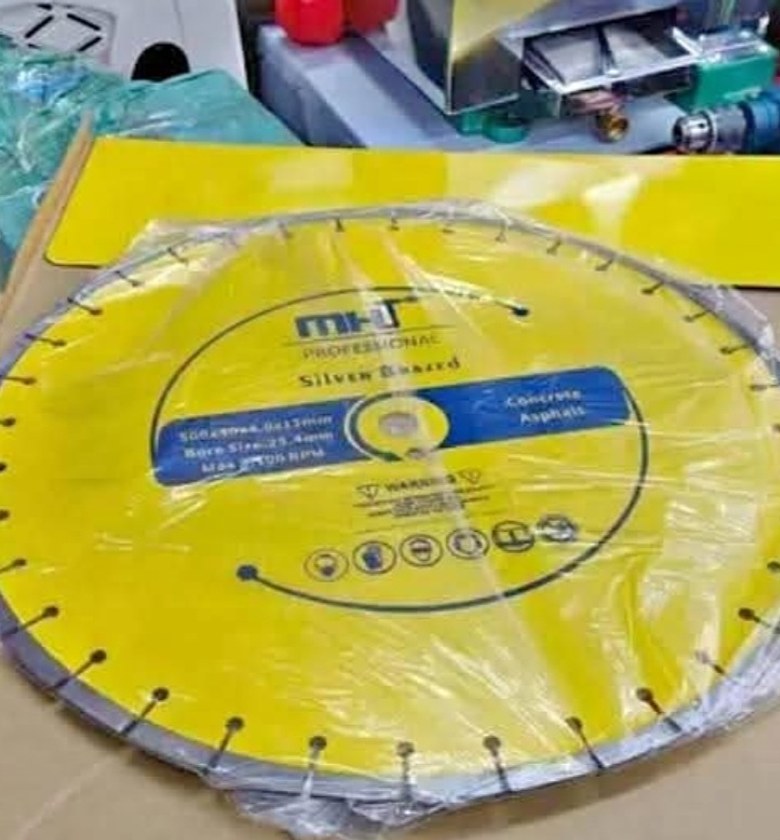 Diamond cutting disc 18" image