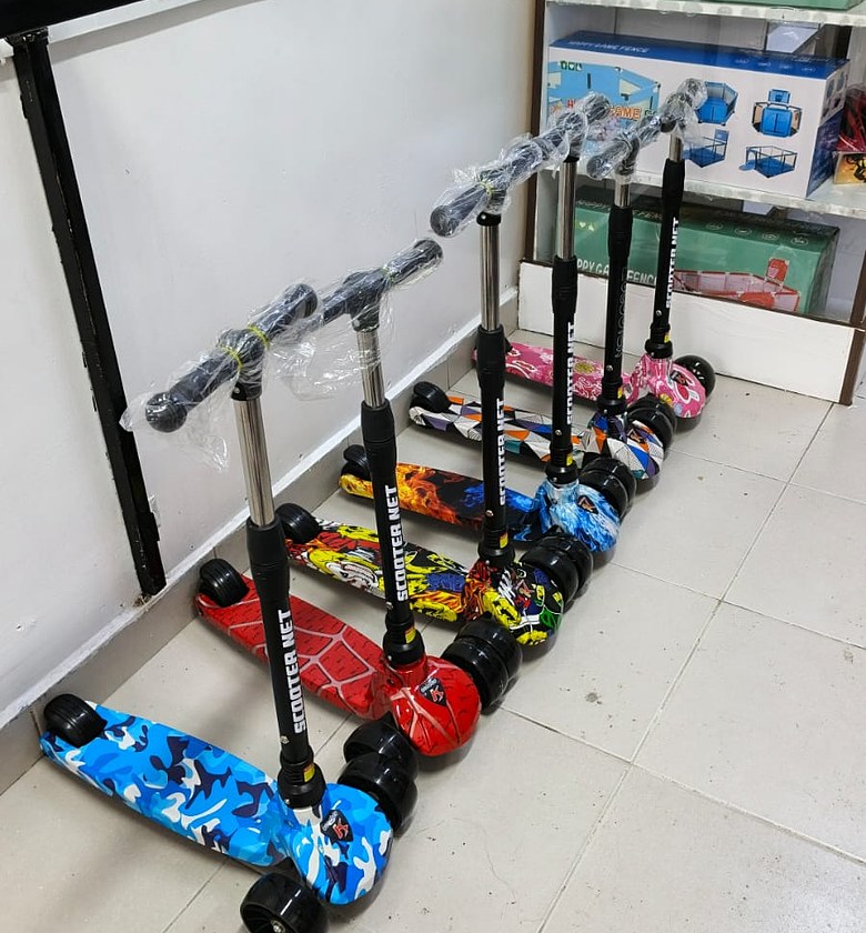 E 3-wheeled Graffiti Kick Scooters for kids. image