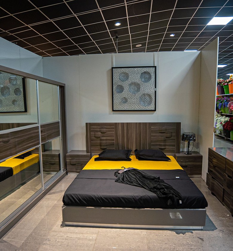 BED 180X200 CM +2NIGHT STANDS image