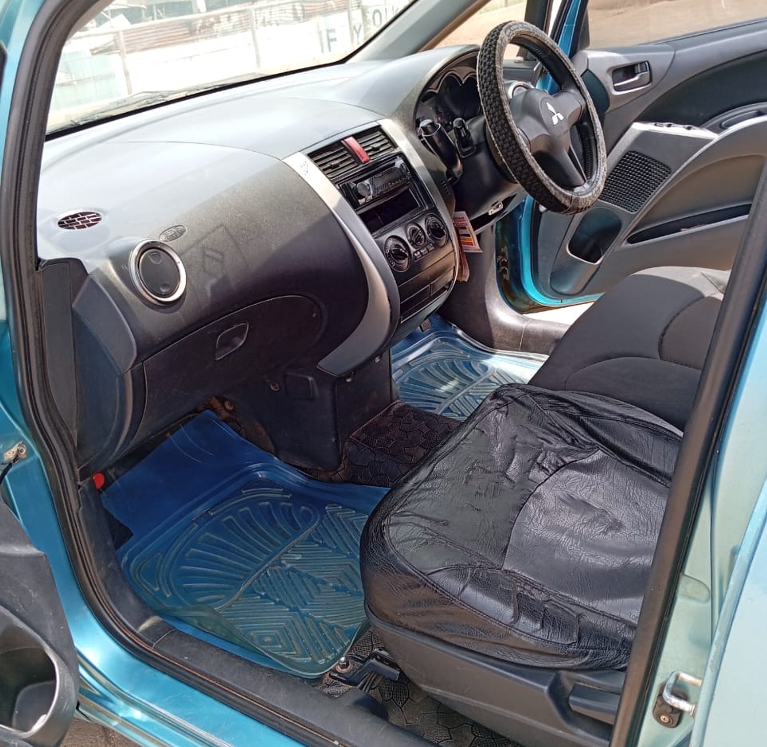 Mitsubishi Colt KCS, YOM 2011, Automatic, Rating 1300cc image