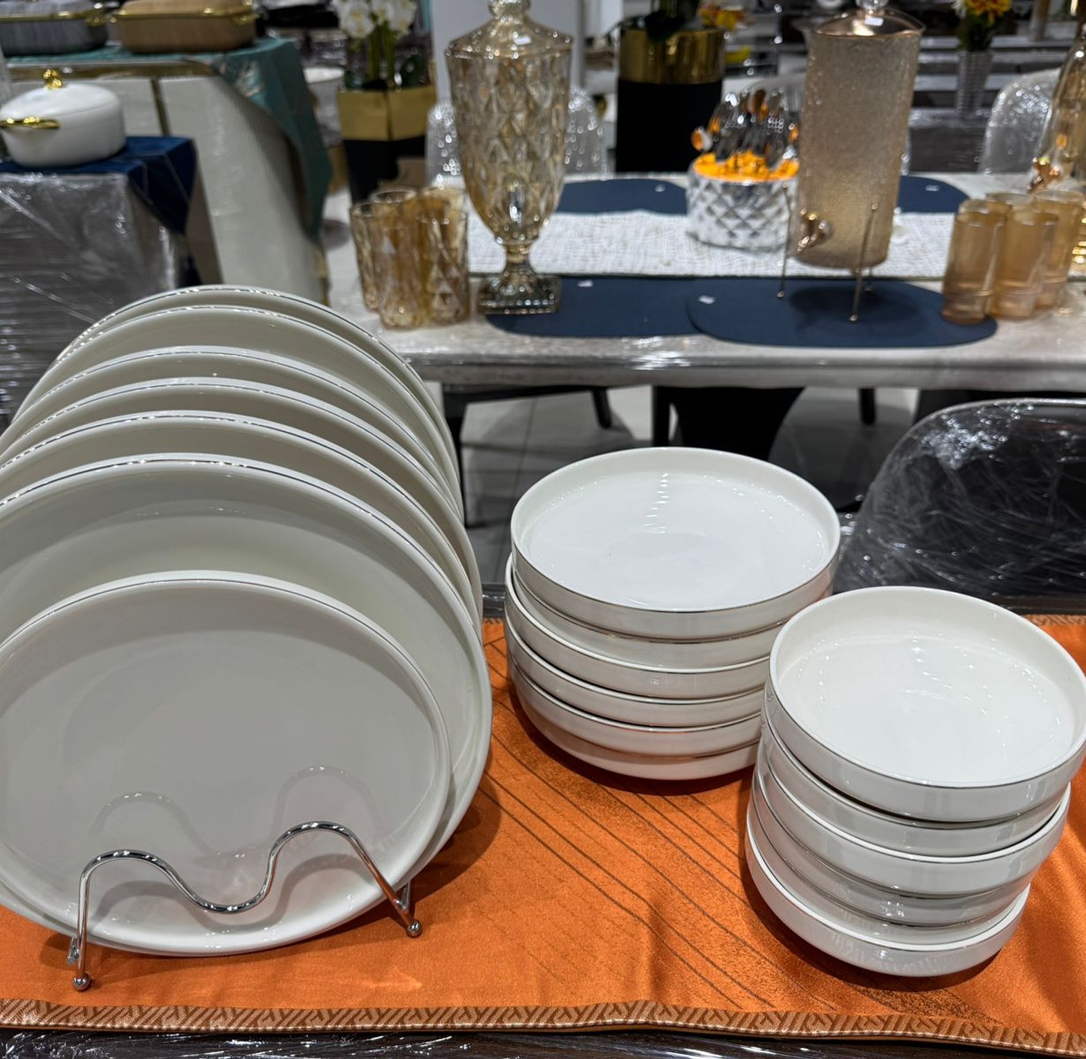 24PCS White Dinner Set image