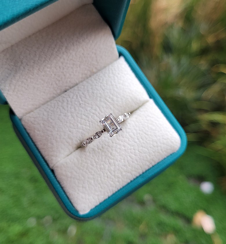 Promise ring image