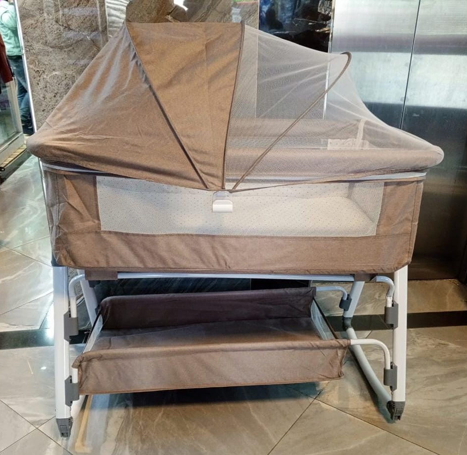 Co-sleeper. Baby Co-sleeper Bed/Crib/Cot/next To Me Bed- image