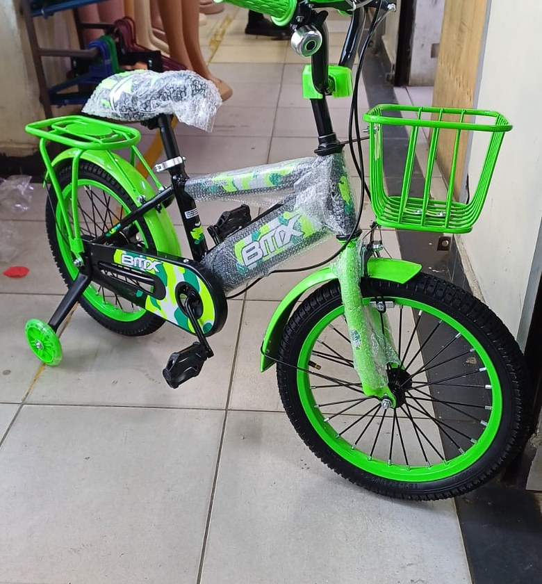 Mountain Bikes Size 16 Suitable For 5-10 years With Trainee Wheels And Adjustable Height image