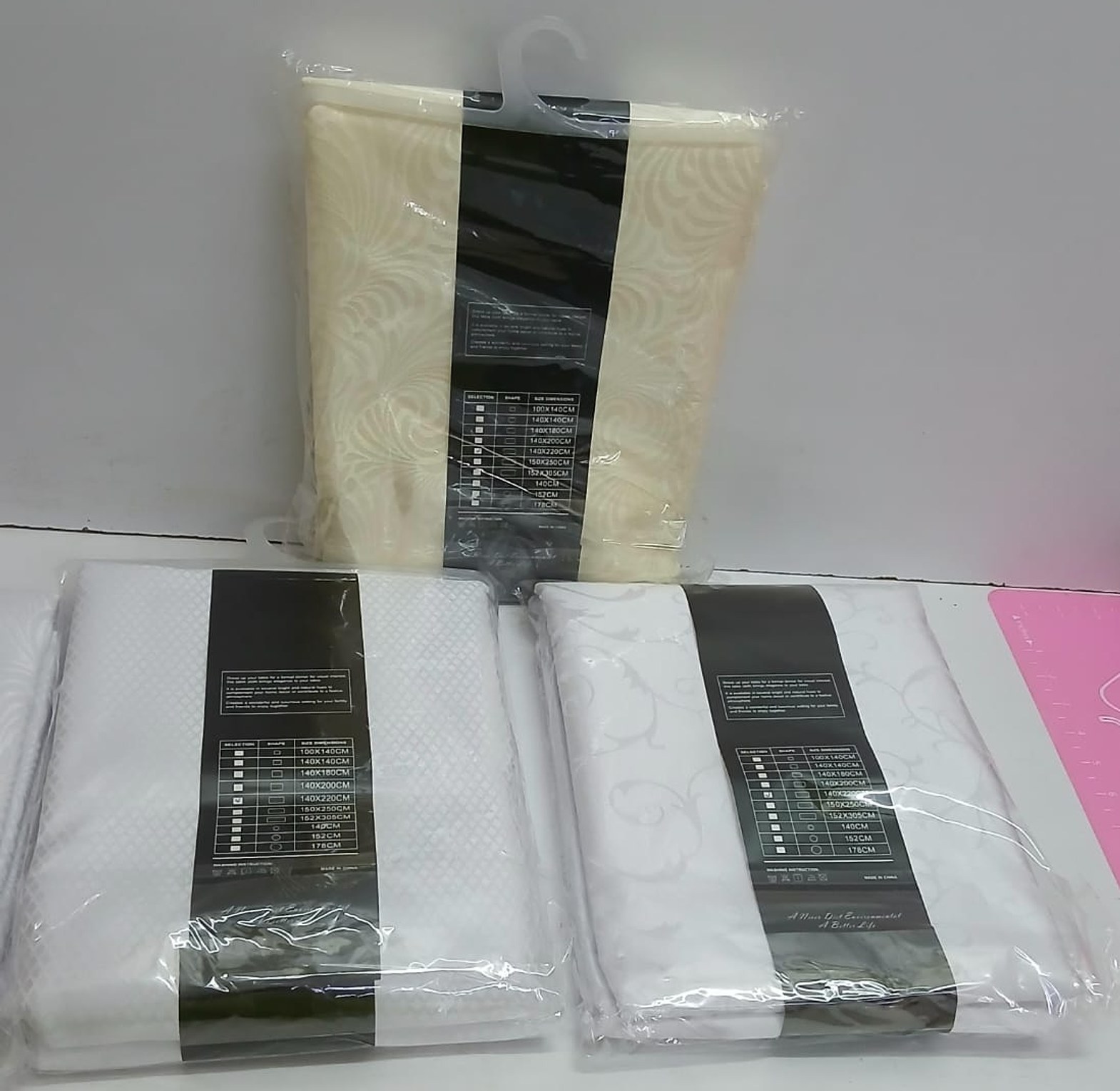 Premium Waterproof Rectangular Tablecloth 140x220cm - Stain Resistant image