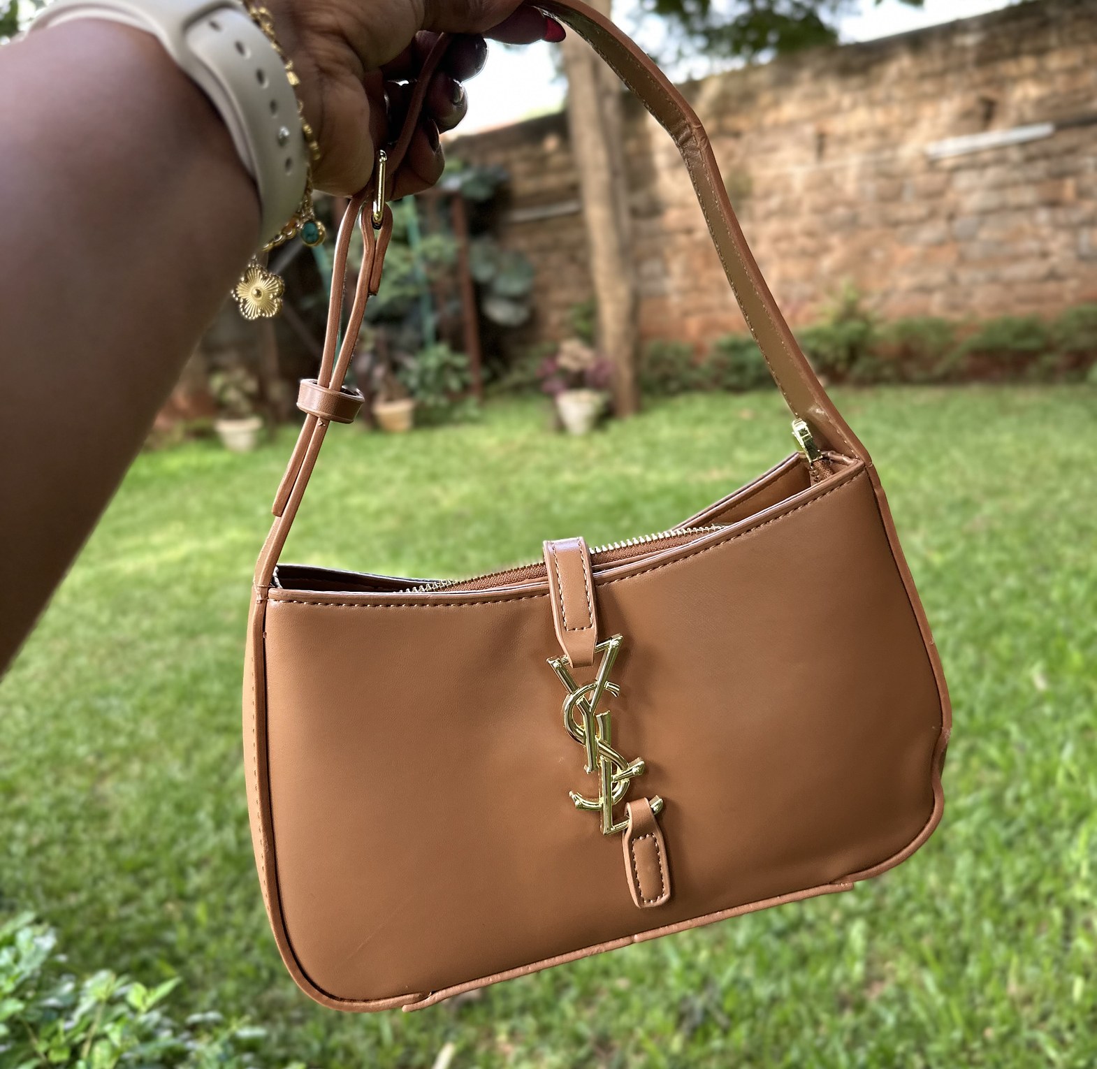 Luxe shoulder bag image