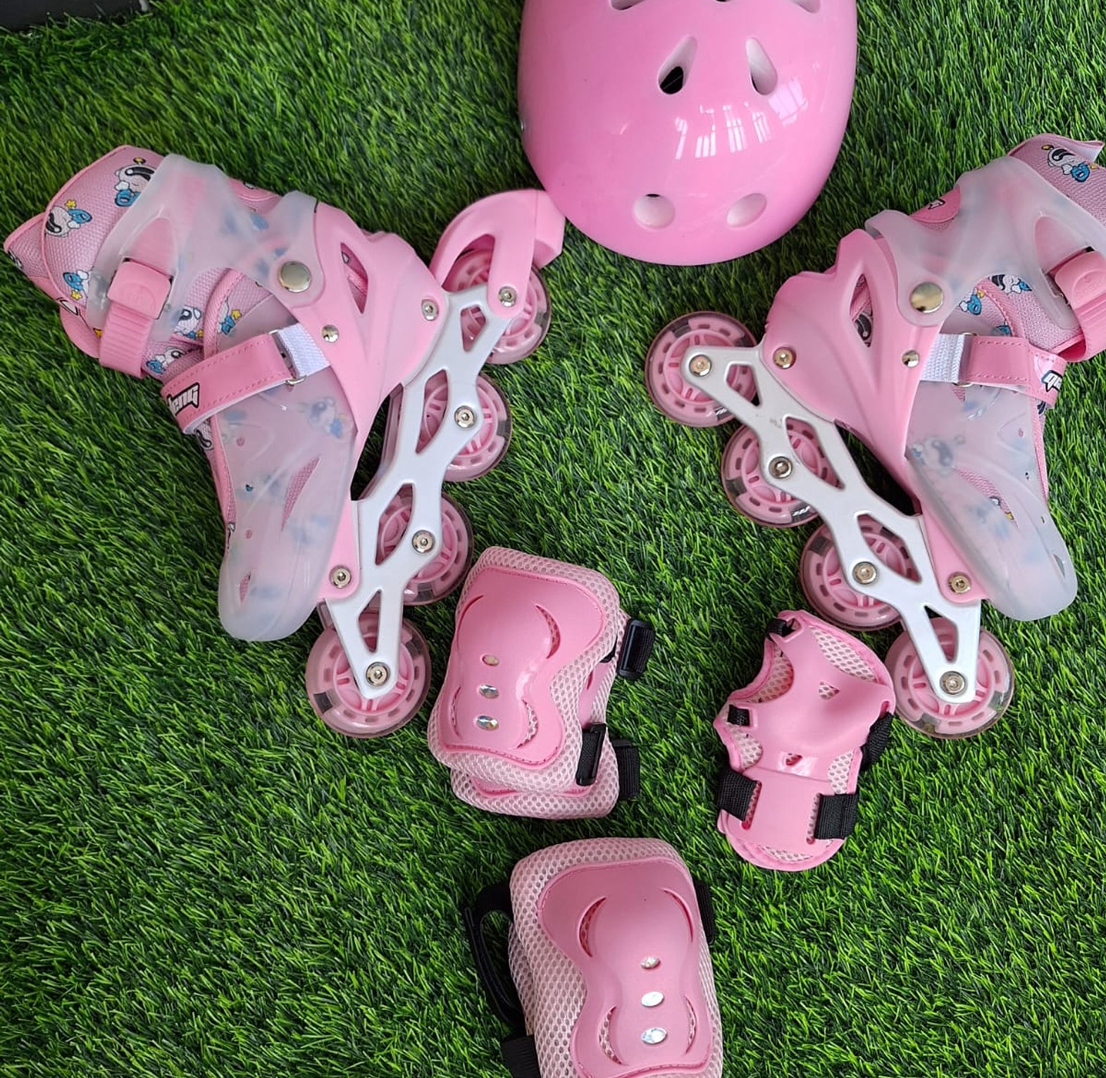 FULL SET SKATE SHOES WITH HARD HELMET Adjustable roller skates shoes size  31 to 42 image