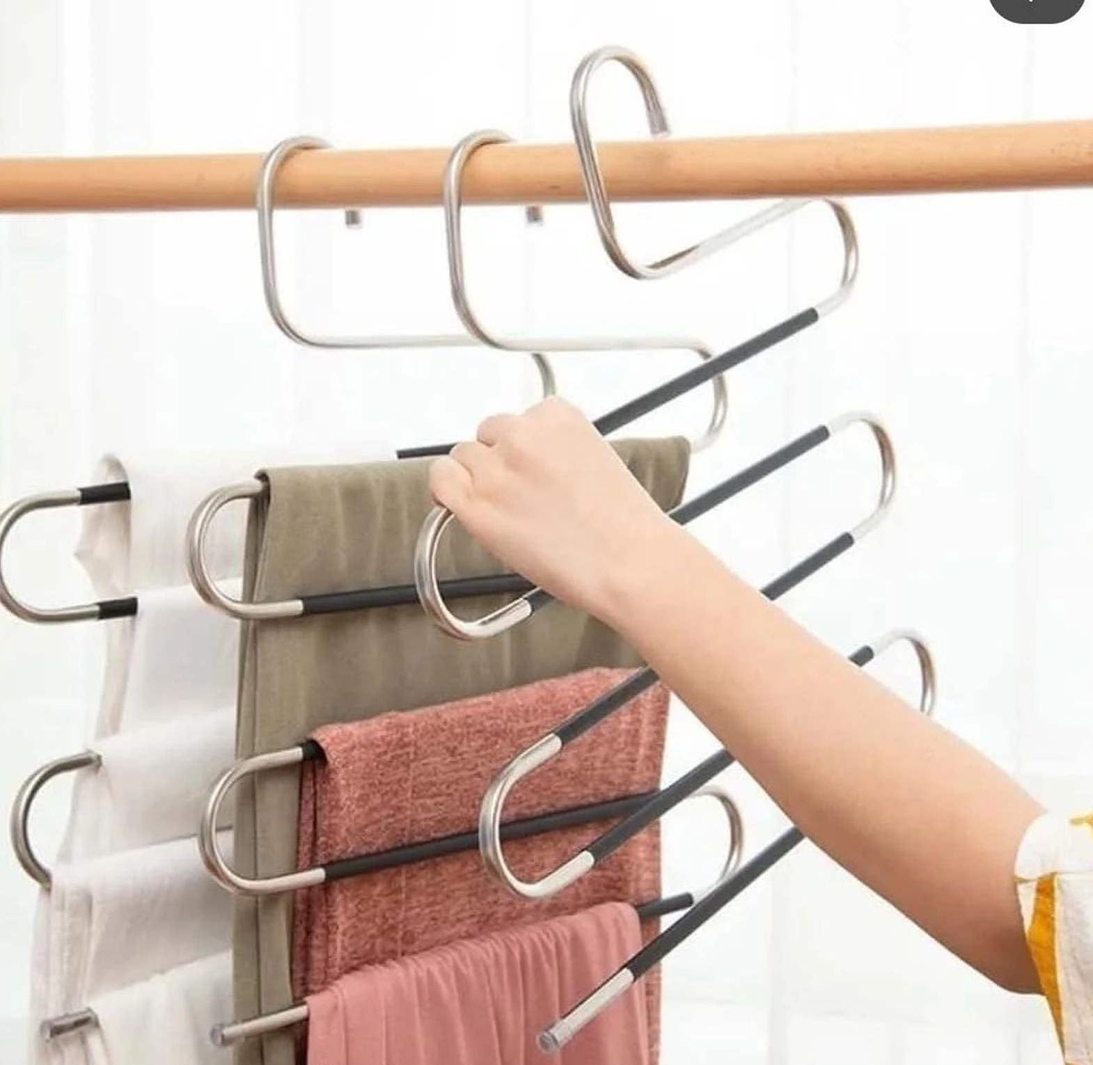 S-shaped hangers with antislip coating image