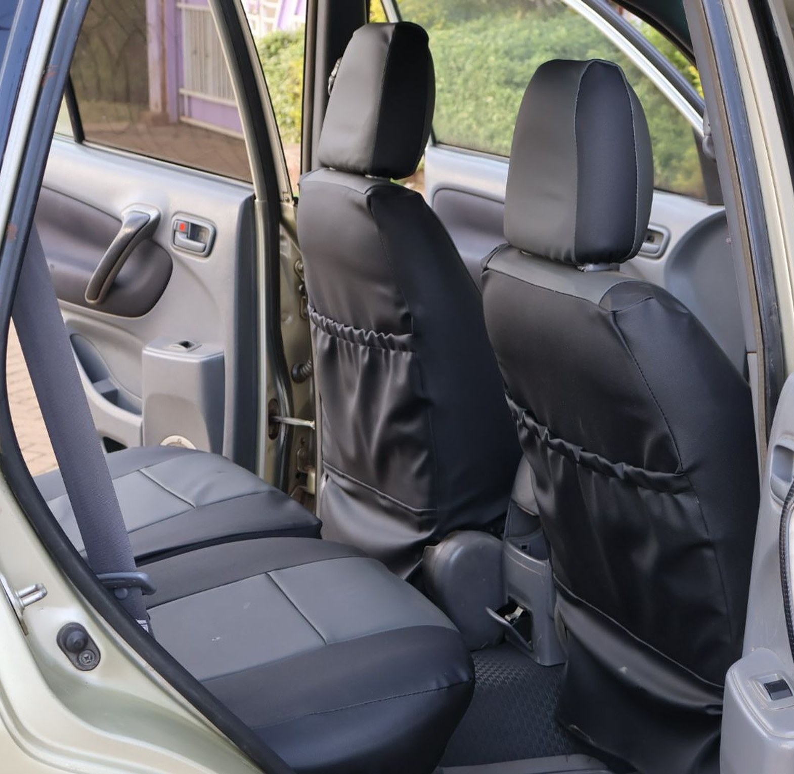 Toyota Rav4 KBJ, YOM 2002 Model,  Automatic image