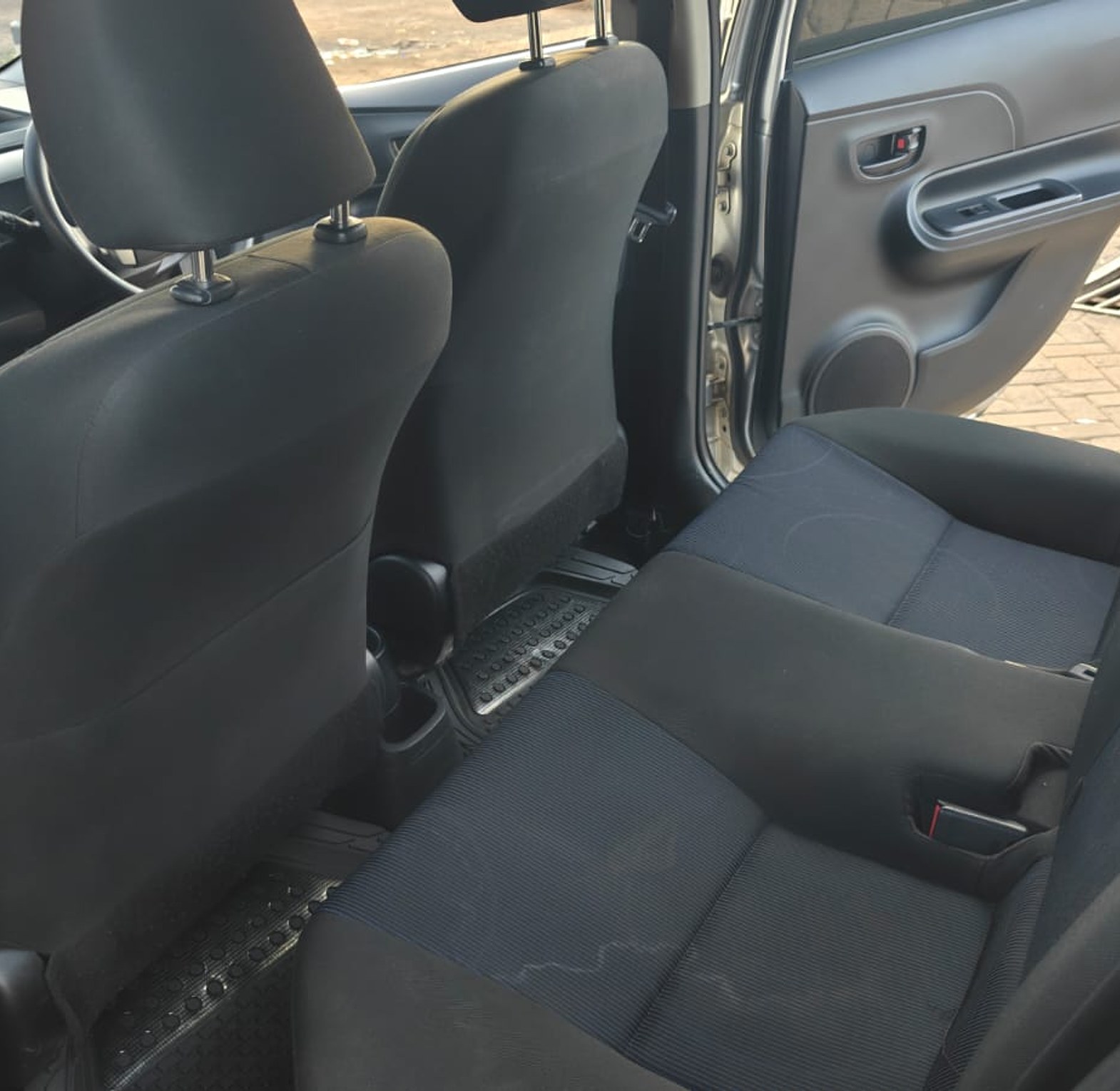Toyota Aqua Hybrid KDG, YOM 2015 Model, Automatic, Rating 1500cc image