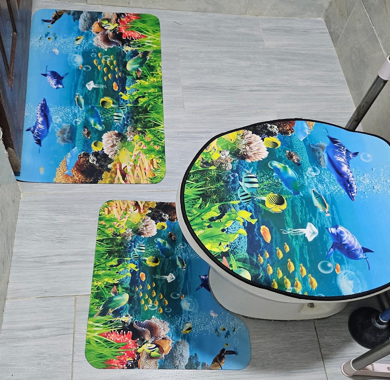 Luxury 3-Piece Non-Slip Bathroom Mat Set & Toilet Lid Cover – High Absorbency Soft Rugs for Modern Homes image