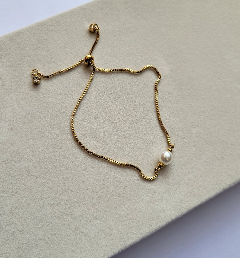 Pearl bracelet  image