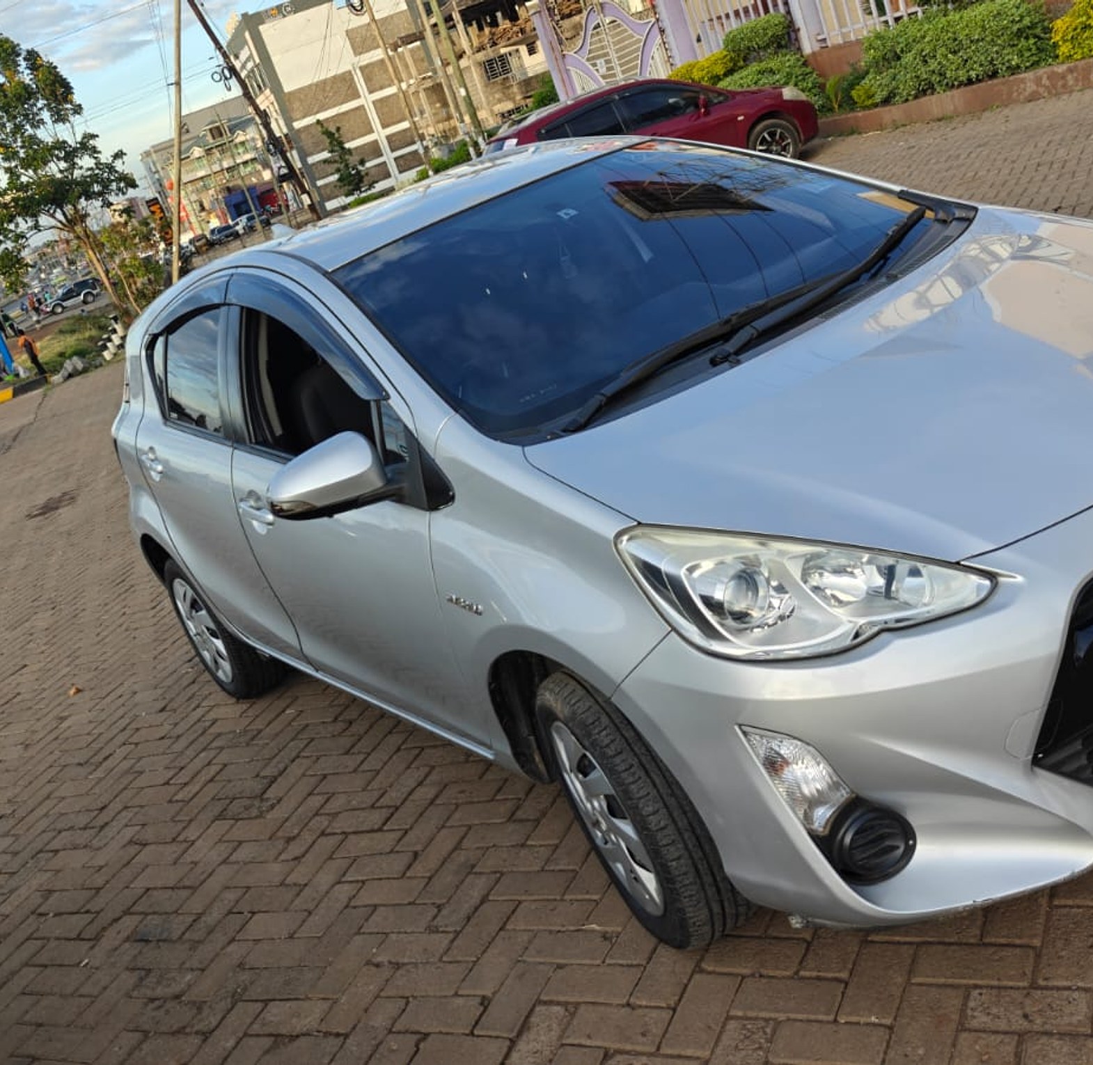Toyota Aqua Hybrid KDG, YOM 2015 Model, Automatic, Rating 1500cc image