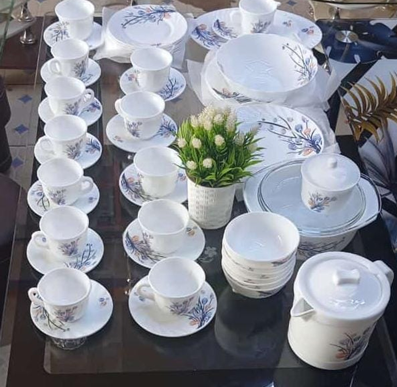 Classic Deluxe Heat Resistant 58pcs Ceramic Exquisite Dinnerware Set, Multicolor image
