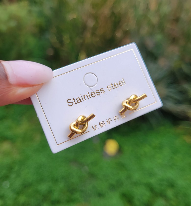 Knot earrings  image