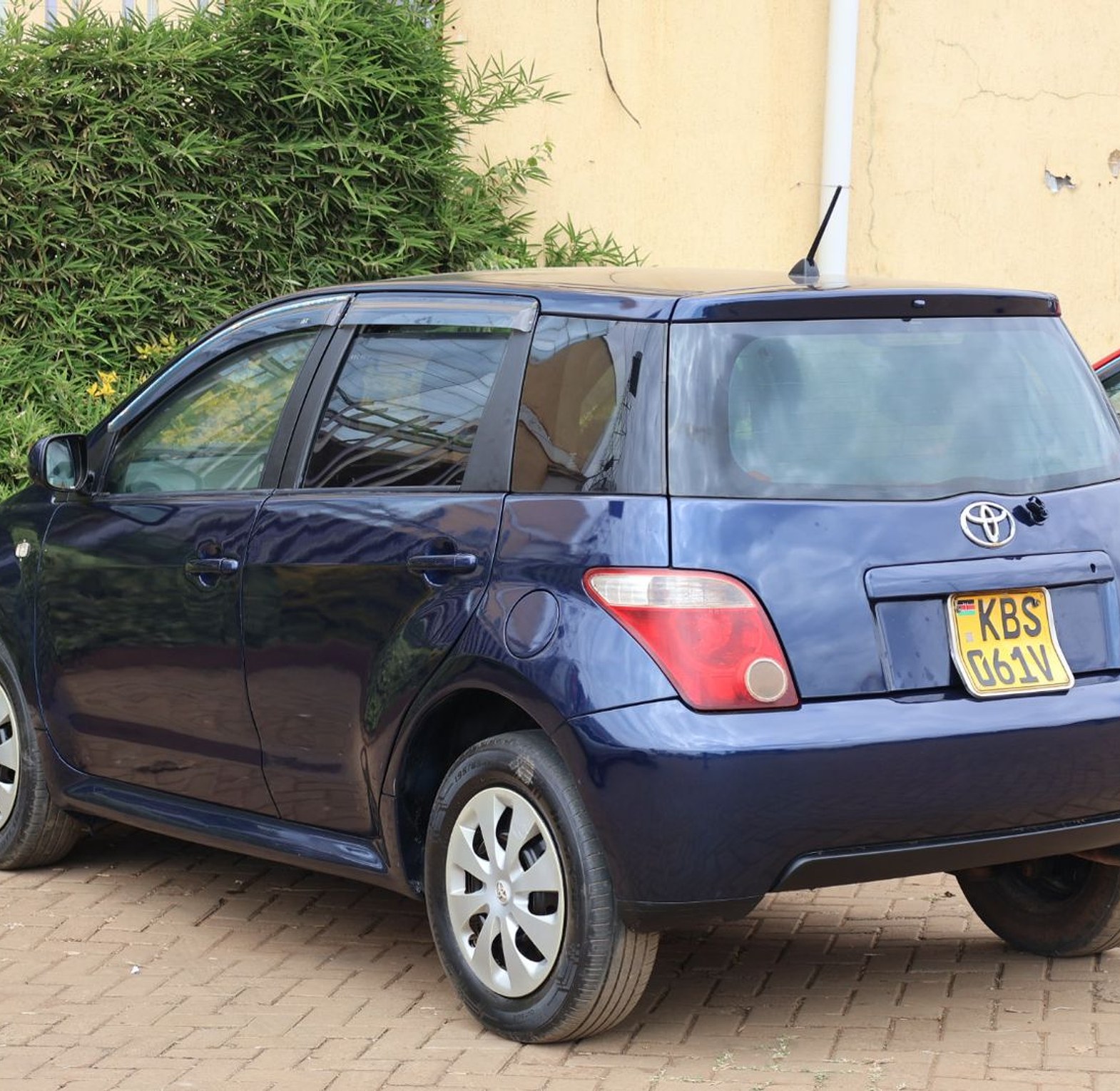 Toyota Ist KBS, YOM  2005 Model, Automatic, Rating 1300cc image
