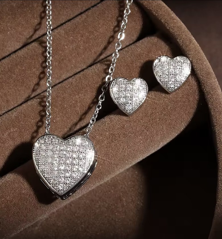 Pave Heart Solitaire Set image