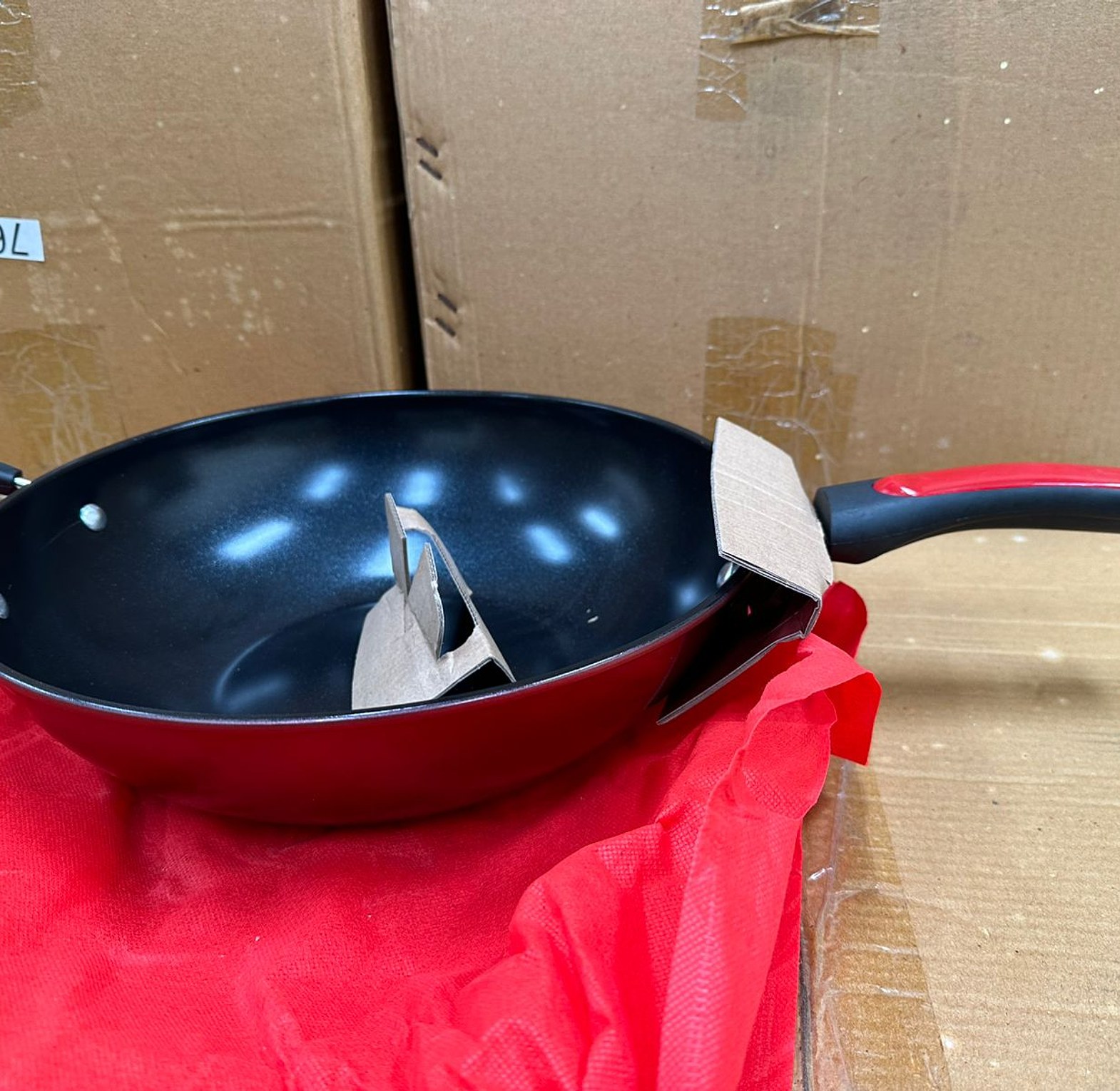 WOK PAN. 32cm Non-Stick Wok Deep & Stir-Frying Pan -Glass Lid image