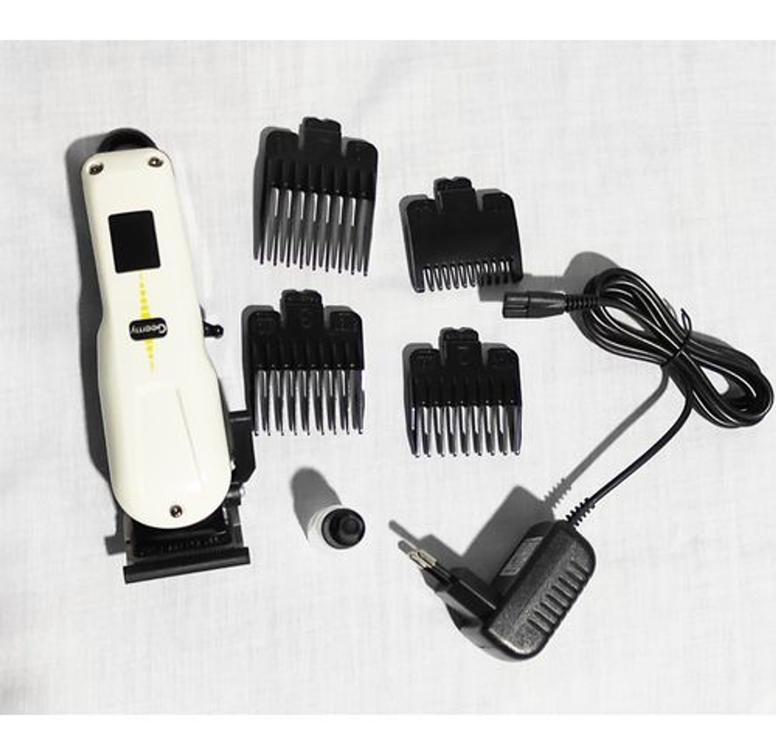 Geemy Rechargeable Cordless Shaving Machine With Indicator image