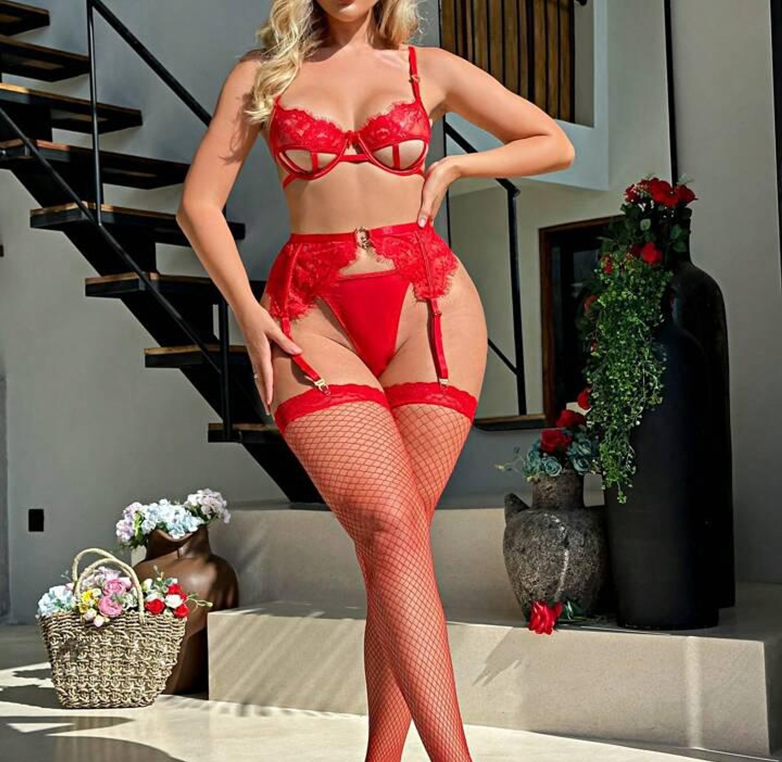 Classic Sexy Floral Lace Underwire Garter Lingerie With 1 Pair Stocking image