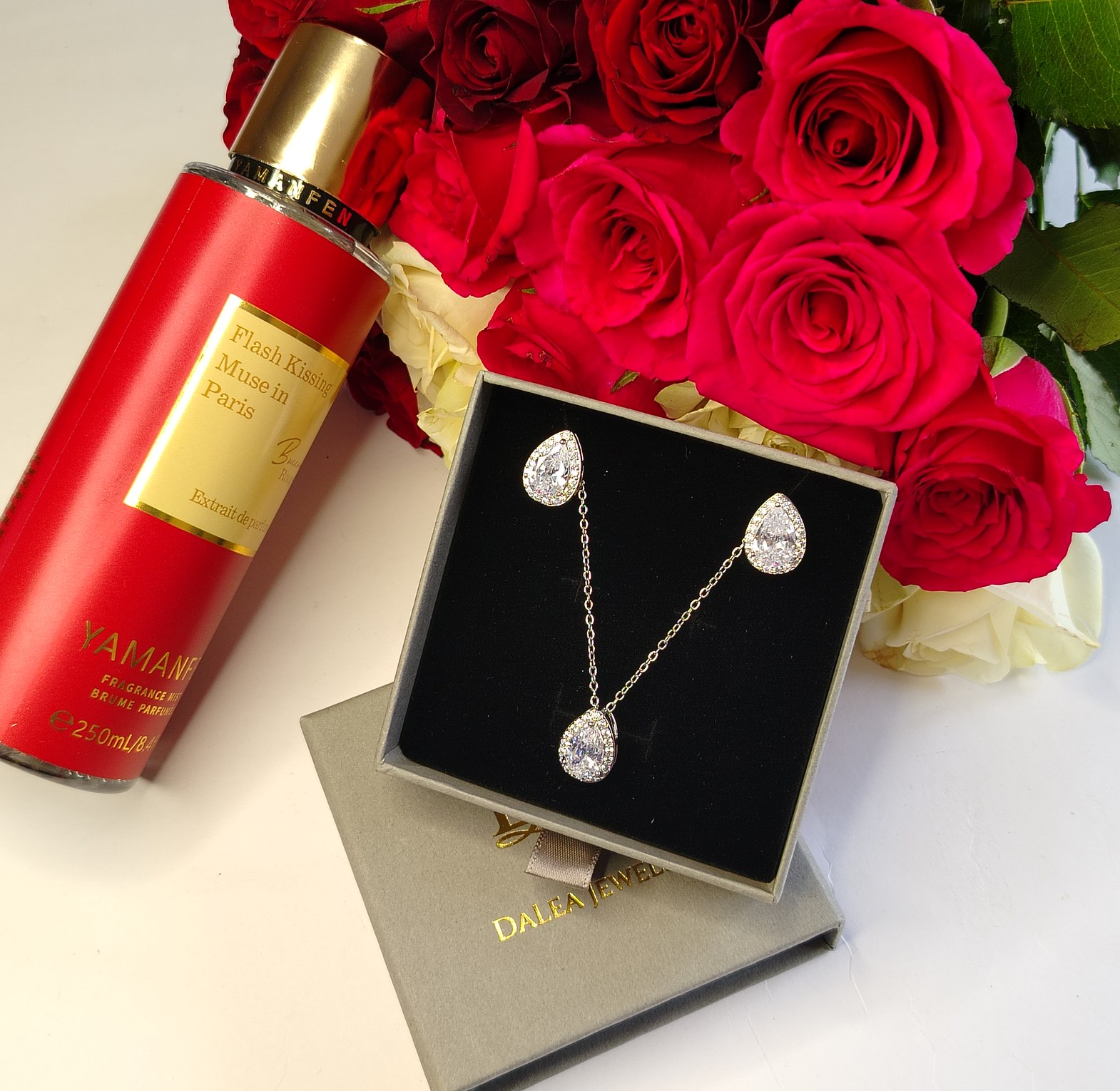 Jewellery Set & Body Mist Gift Set  image